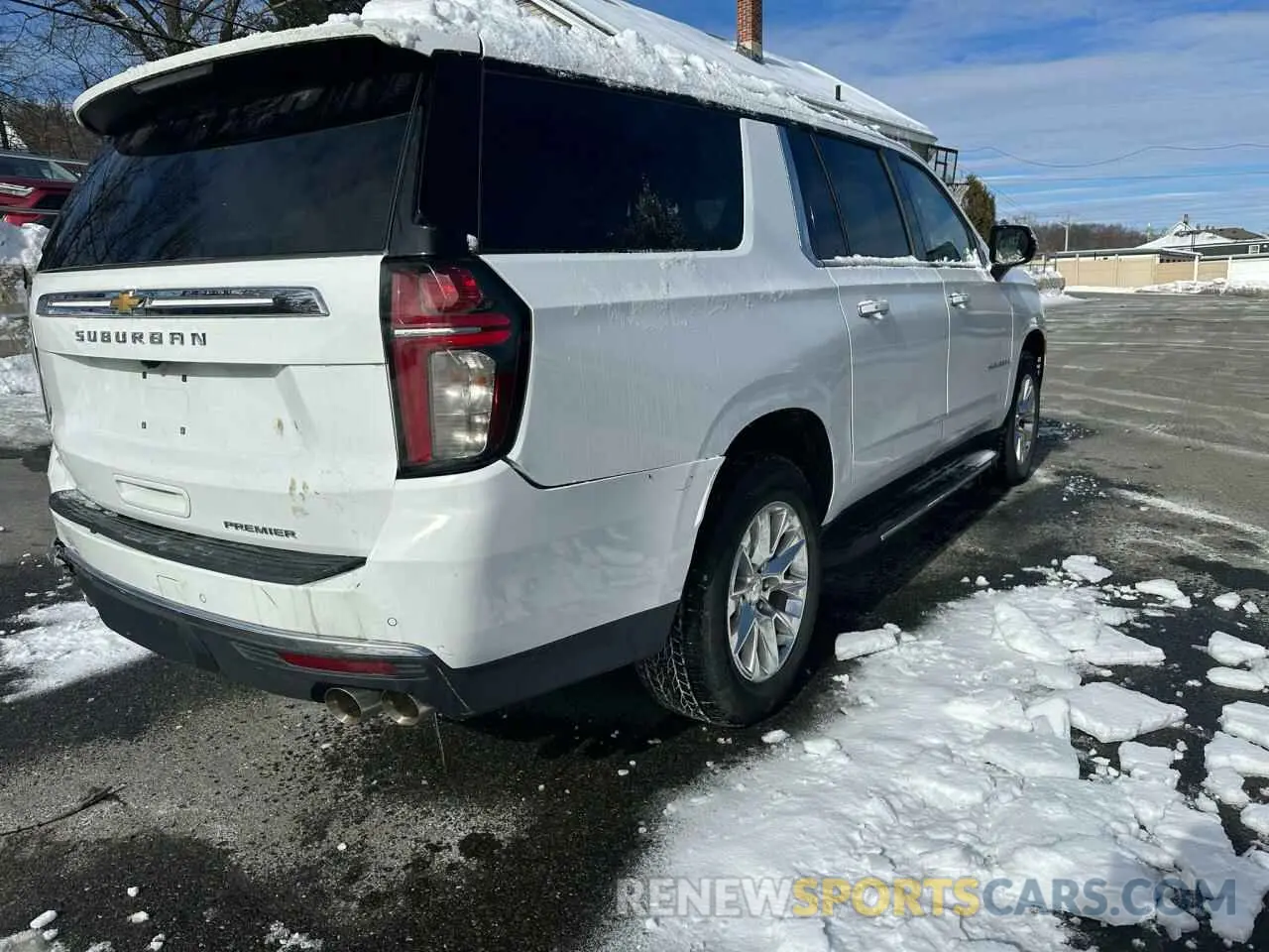 3 Photograph of a damaged car 1GNSKFKD0NR189734 CHEVROLET SUBURBAN 2022