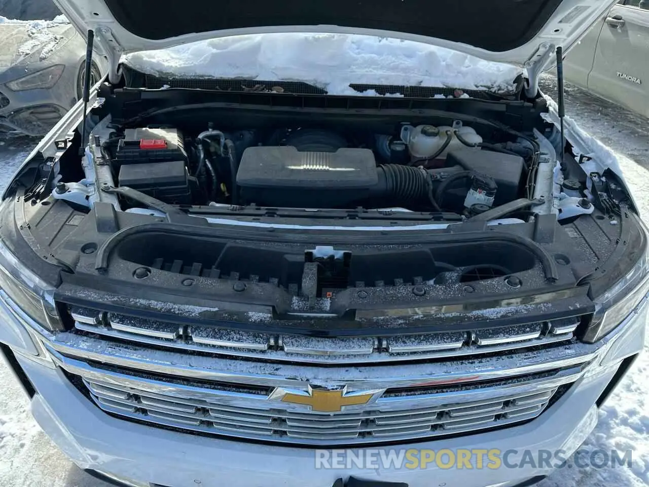 5 Photograph of a damaged car 1GNSKFKD0NR189734 CHEVROLET SUBURBAN 2022