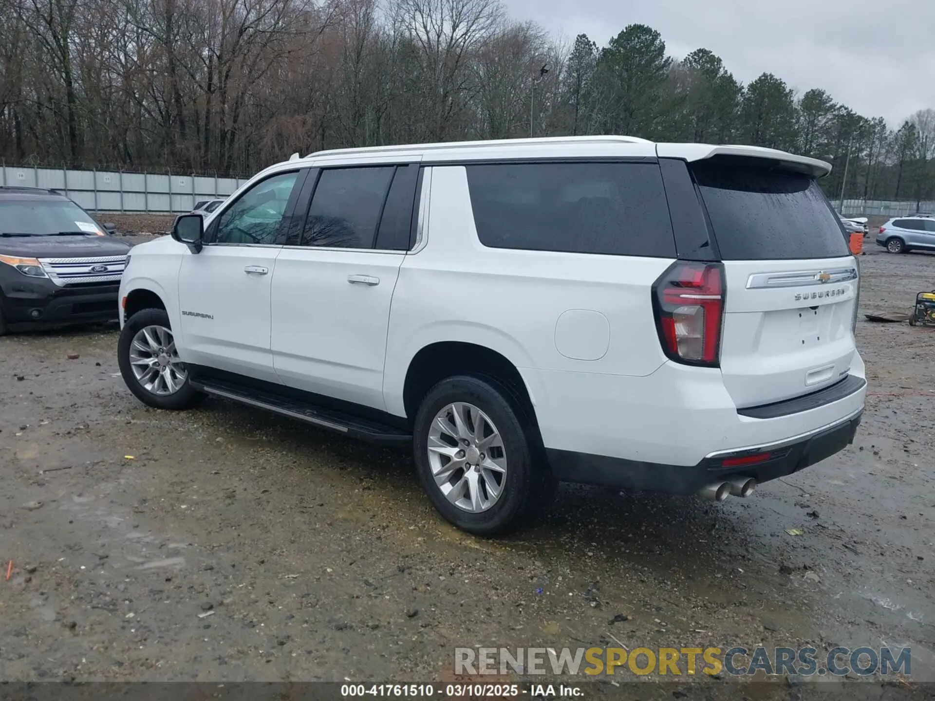 3 Photograph of a damaged car 1GNSKFKD6NR238466 CHEVROLET SUBURBAN 2022
