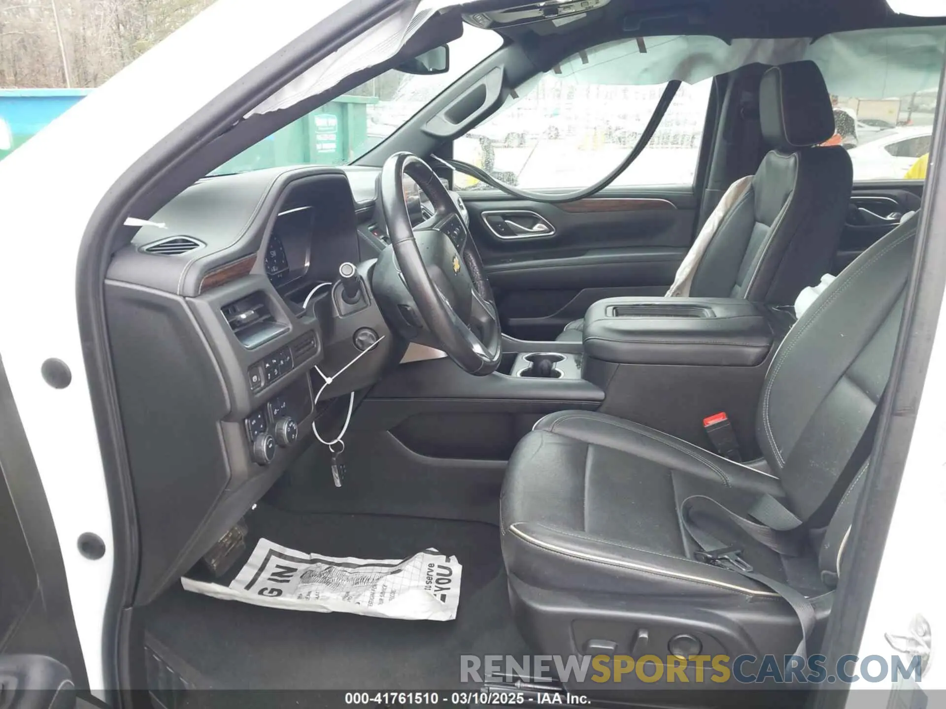 5 Photograph of a damaged car 1GNSKFKD6NR238466 CHEVROLET SUBURBAN 2022