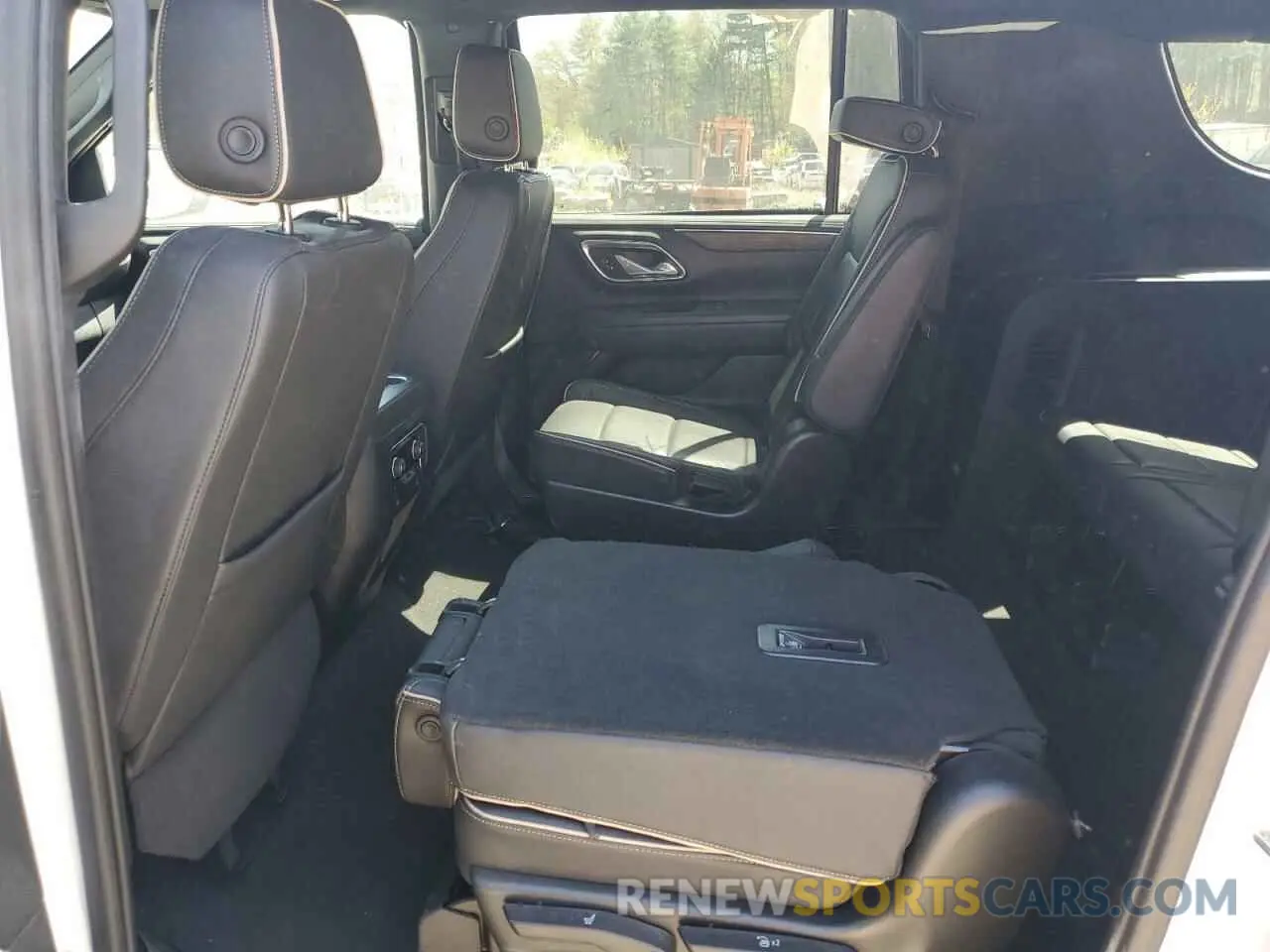 10 Photograph of a damaged car 1GNSCFKD1PR430166 CHEVROLET SUBURBAN 2023