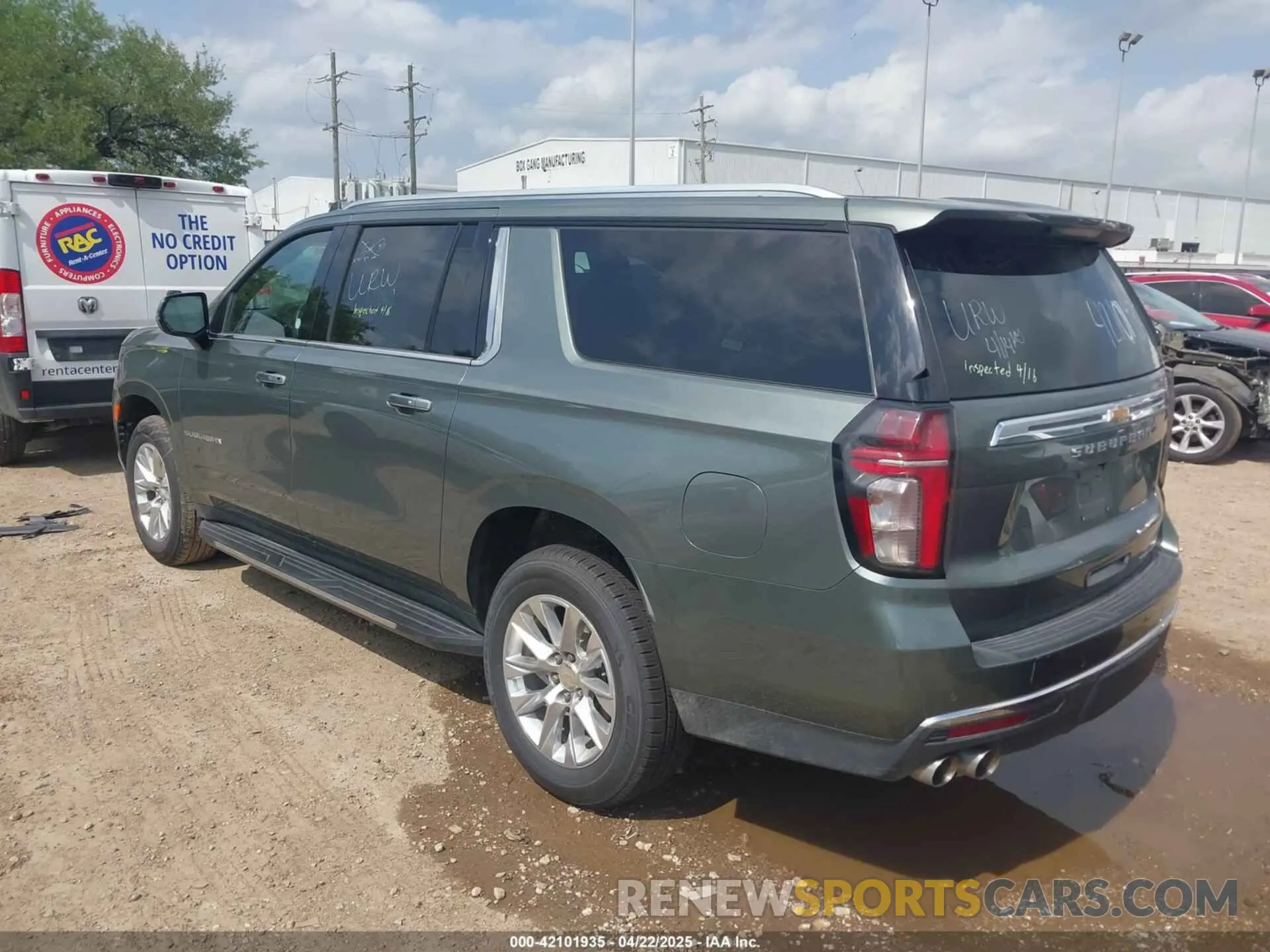 3 Photograph of a damaged car 1GNSCFKD6PR393843 CHEVROLET SUBURBAN 2023