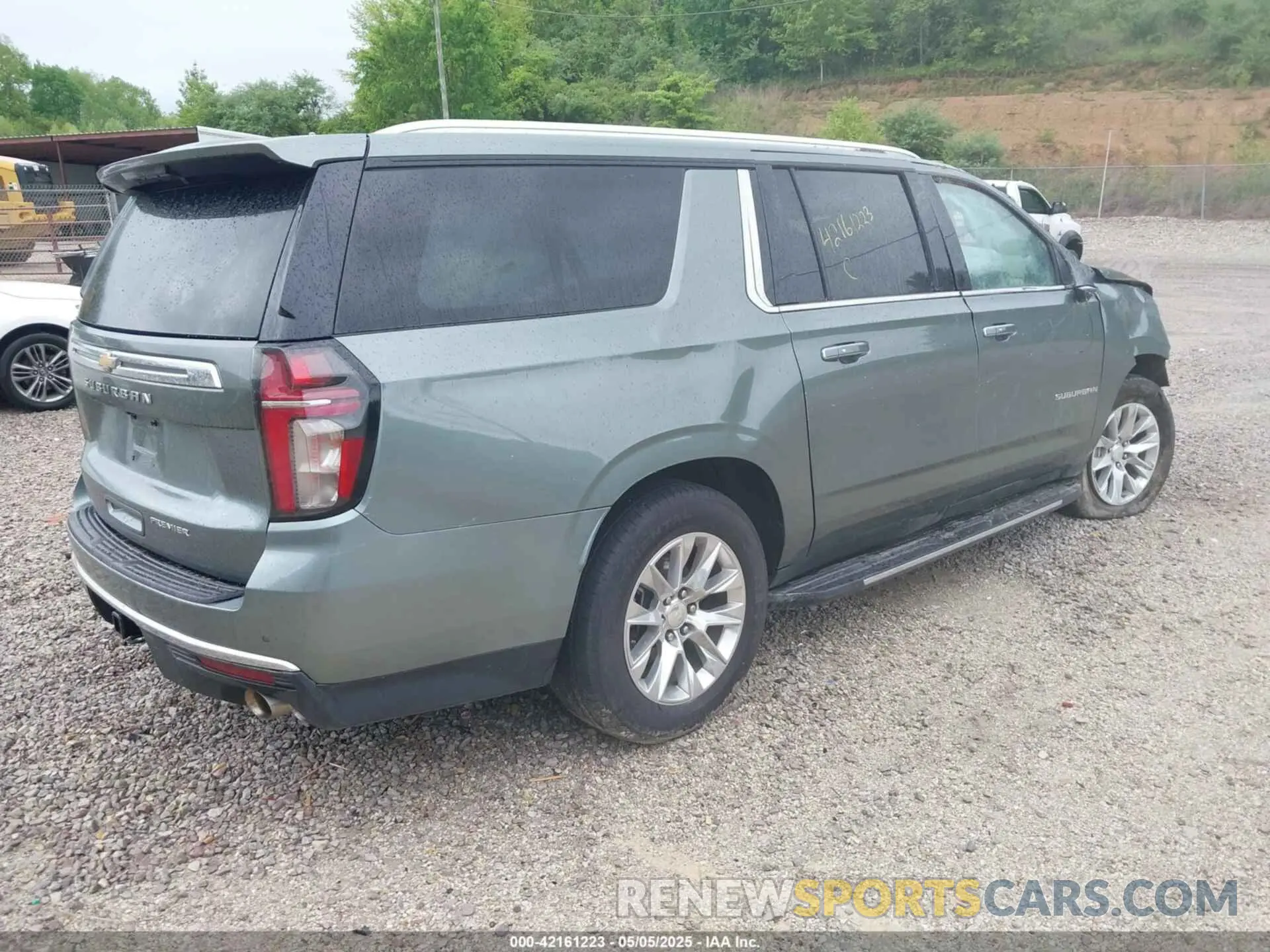 4 Photograph of a damaged car 1GNSCFKD7PR463950 CHEVROLET SUBURBAN 2023