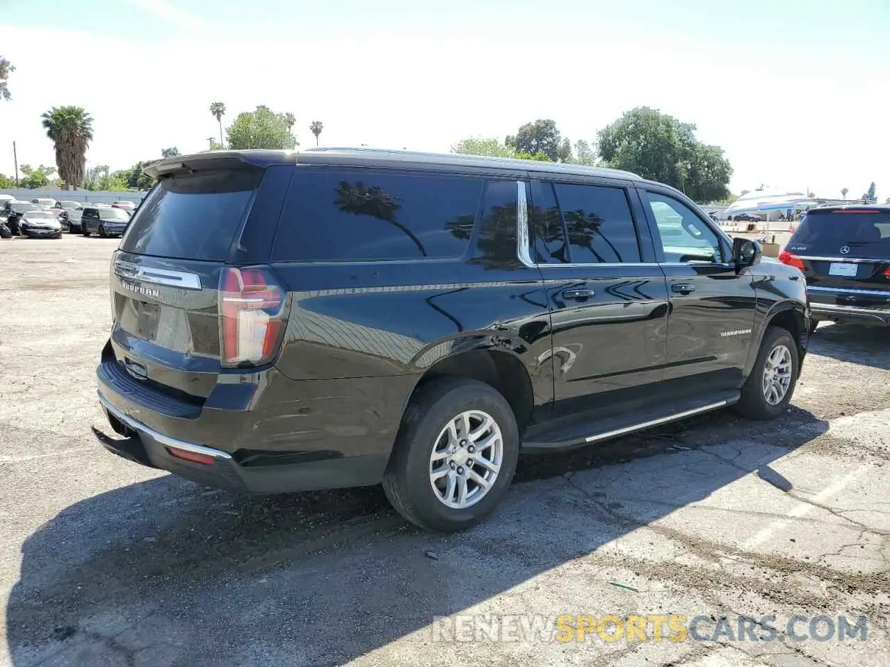3 Photograph of a damaged car 1GNSKBKD0PR129979 CHEVROLET SUBURBAN 2023