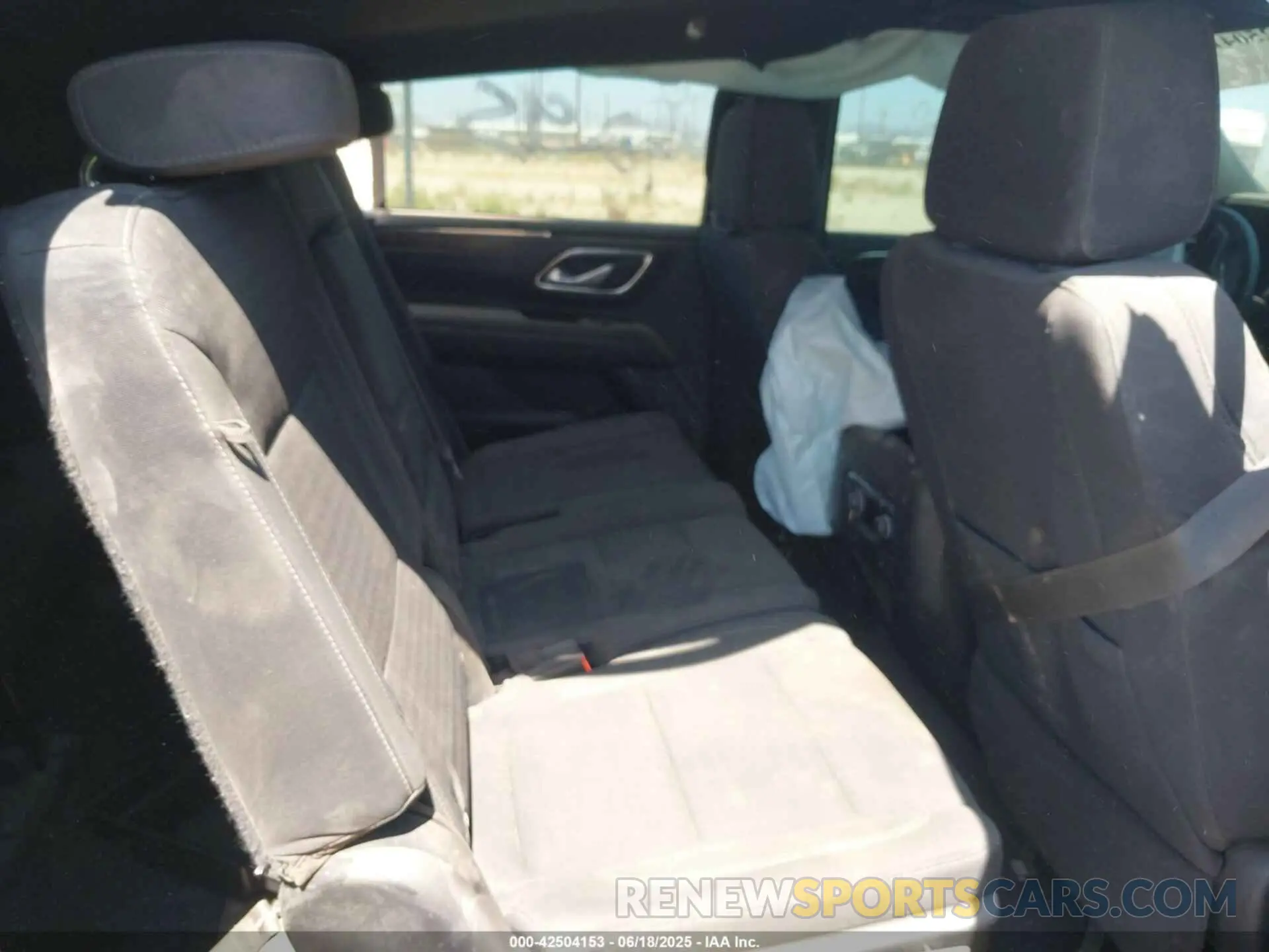 8 Photograph of a damaged car 1GNSKBKD3PR198309 CHEVROLET SUBURBAN 2023