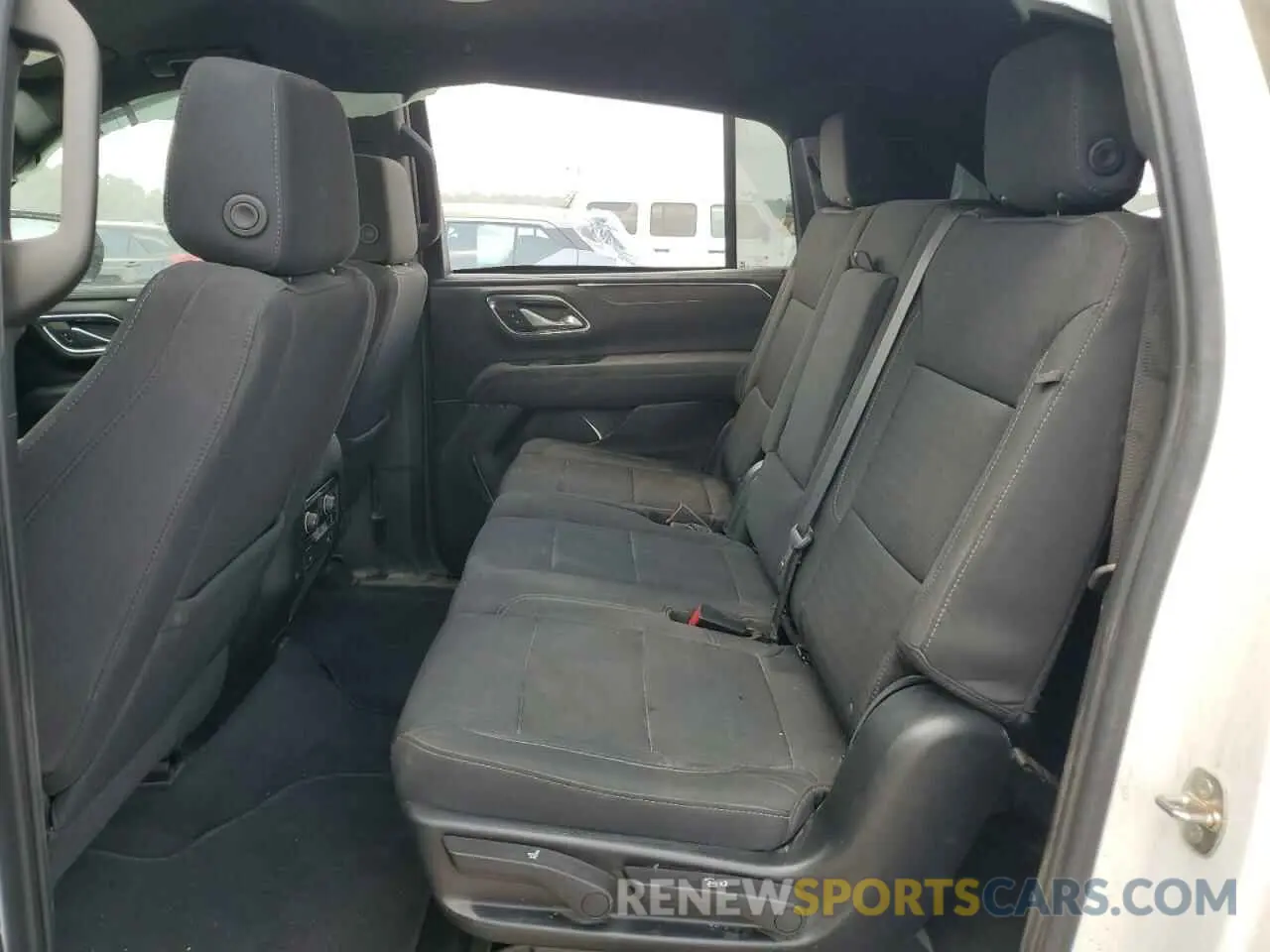11 Photograph of a damaged car 1GNSKBKD6PR109736 CHEVROLET SUBURBAN 2023