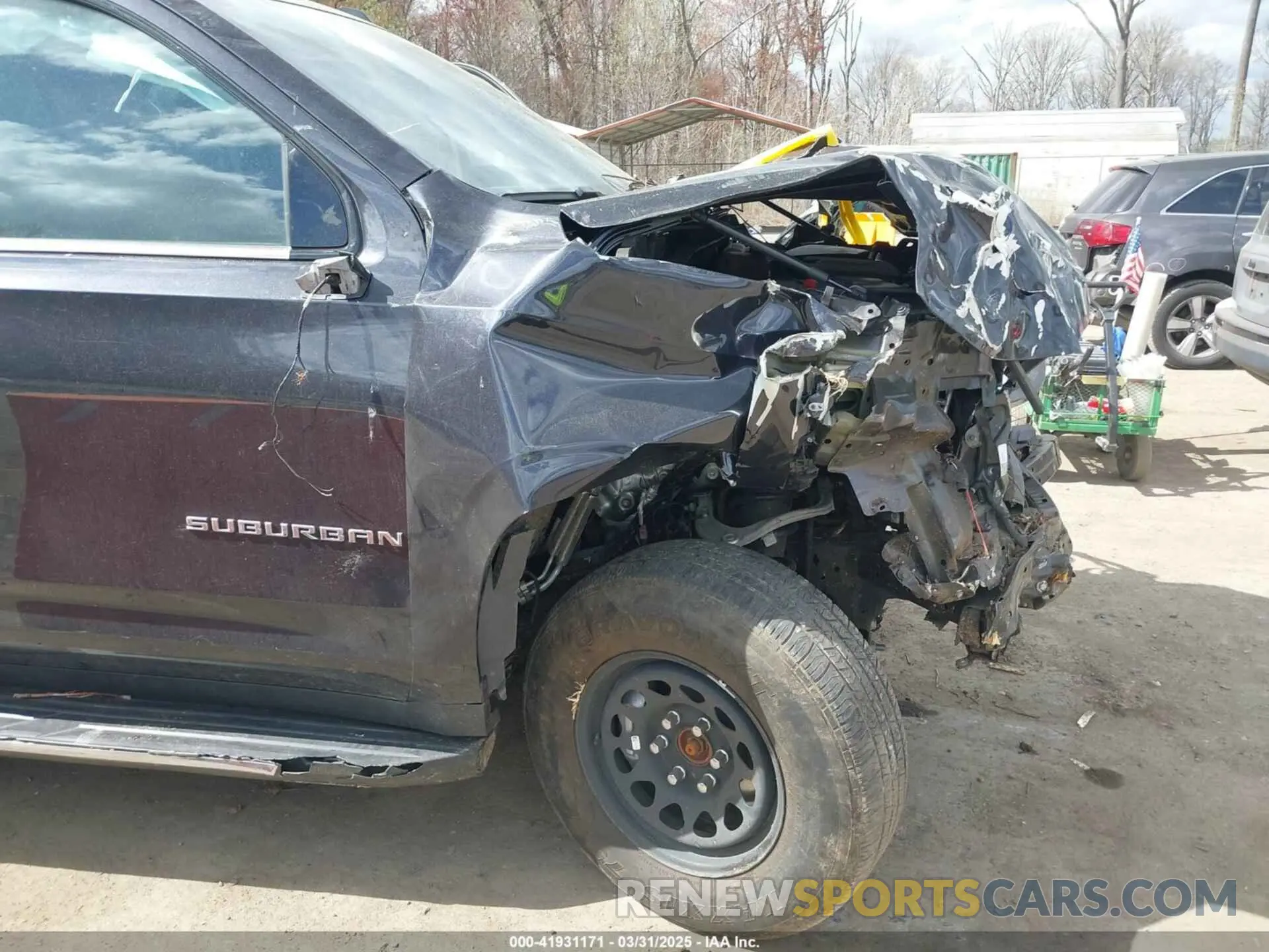 17 Photograph of a damaged car 1GNSKBKDXPR210553 CHEVROLET SUBURBAN 2023
