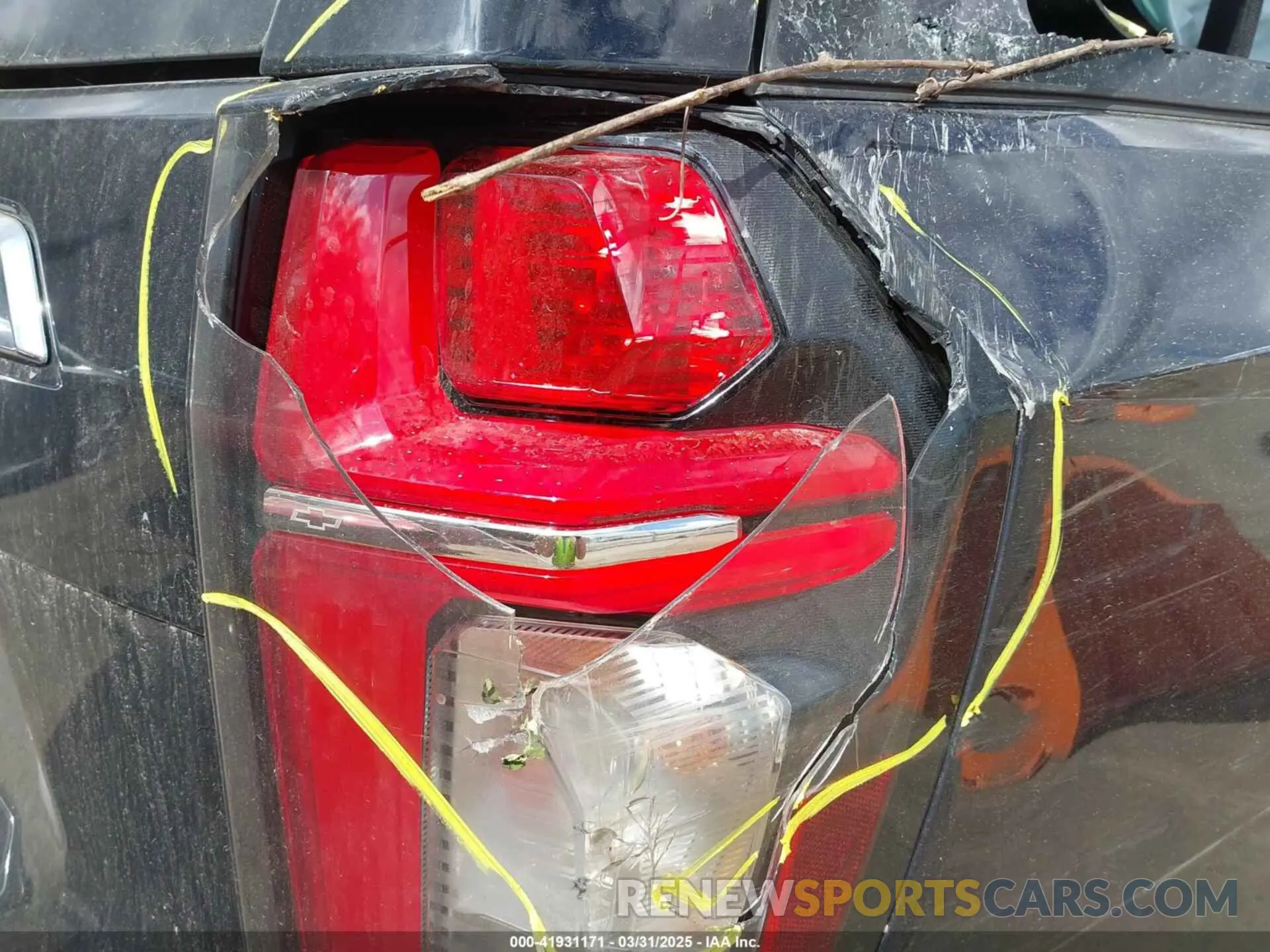 19 Photograph of a damaged car 1GNSKBKDXPR210553 CHEVROLET SUBURBAN 2023