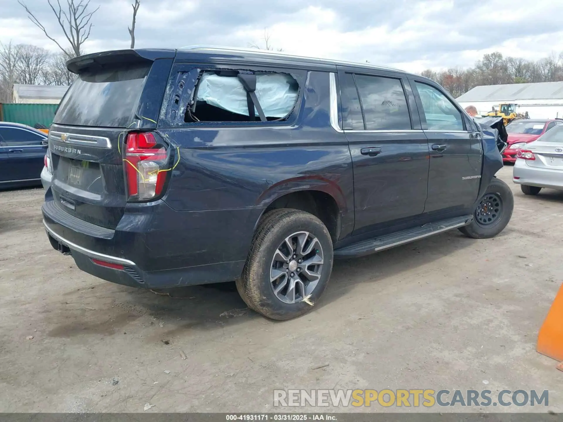 4 Photograph of a damaged car 1GNSKBKDXPR210553 CHEVROLET SUBURBAN 2023