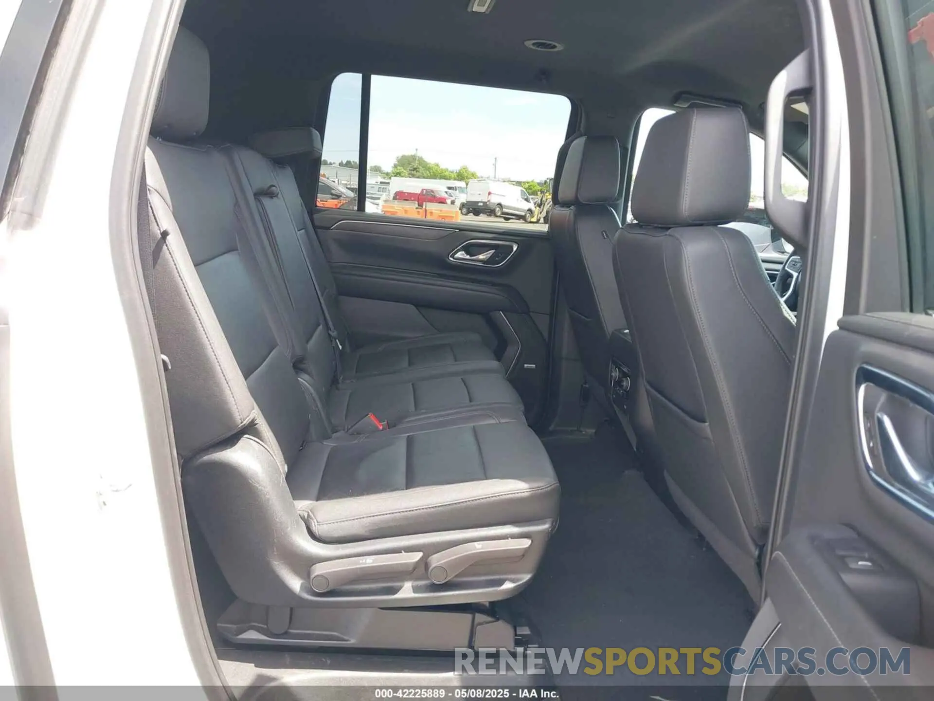 8 Photograph of a damaged car 1GNSKCKD3PR347422 CHEVROLET SUBURBAN 2023