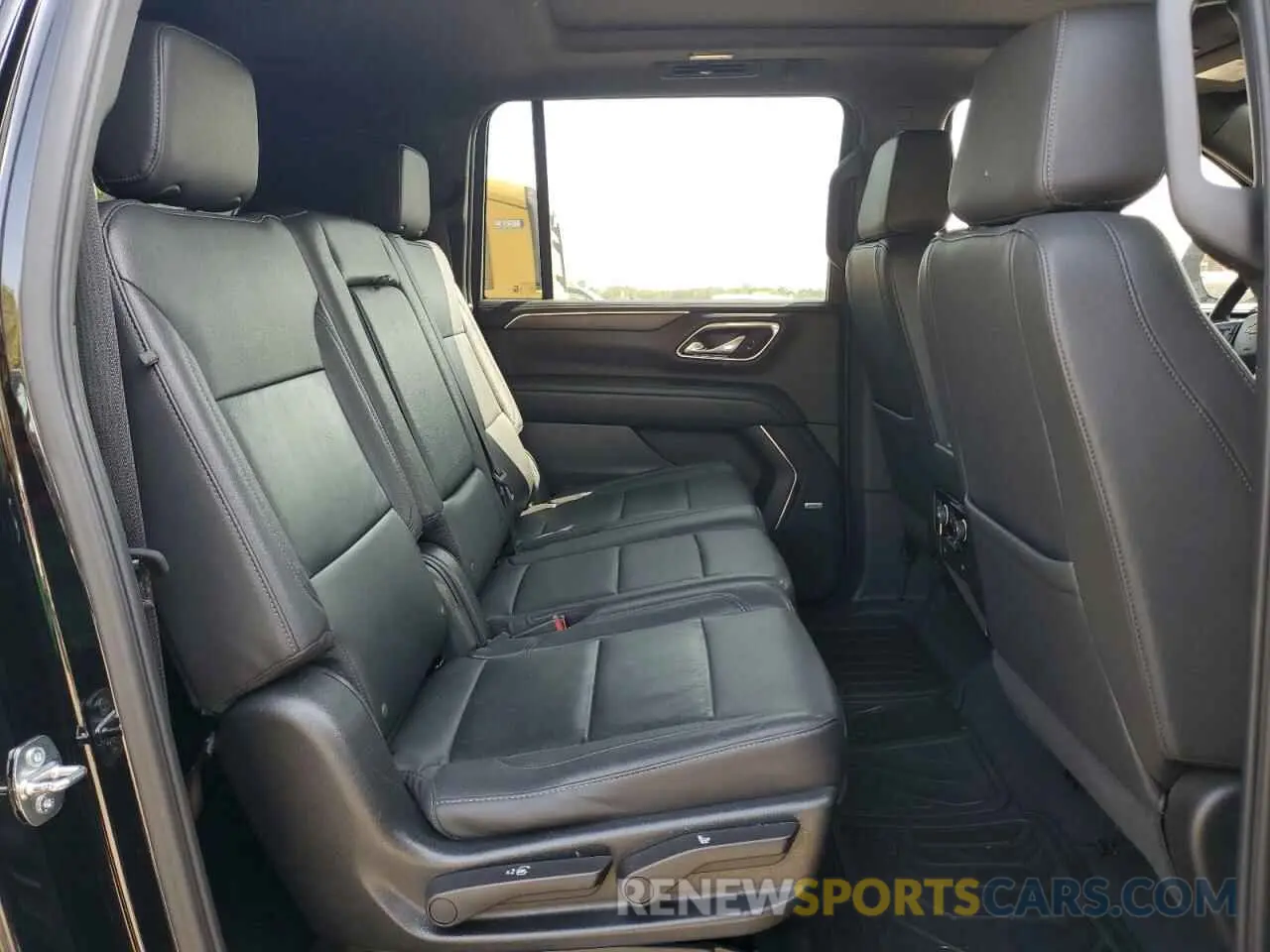 11 Photograph of a damaged car 1GNSKCKD4PR457170 CHEVROLET SUBURBAN 2023