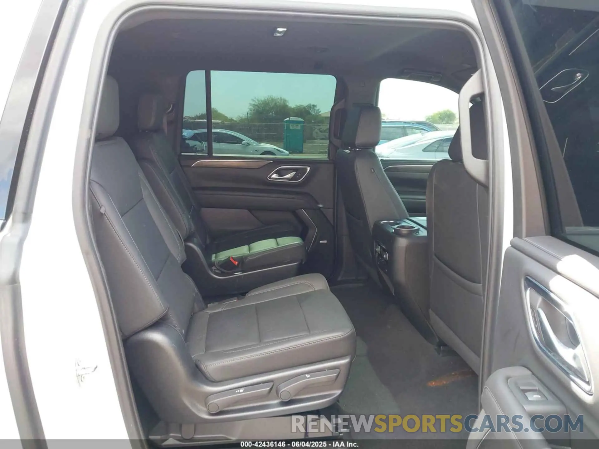8 Photograph of a damaged car 1GNSKCKD6PR120127 CHEVROLET SUBURBAN 2023