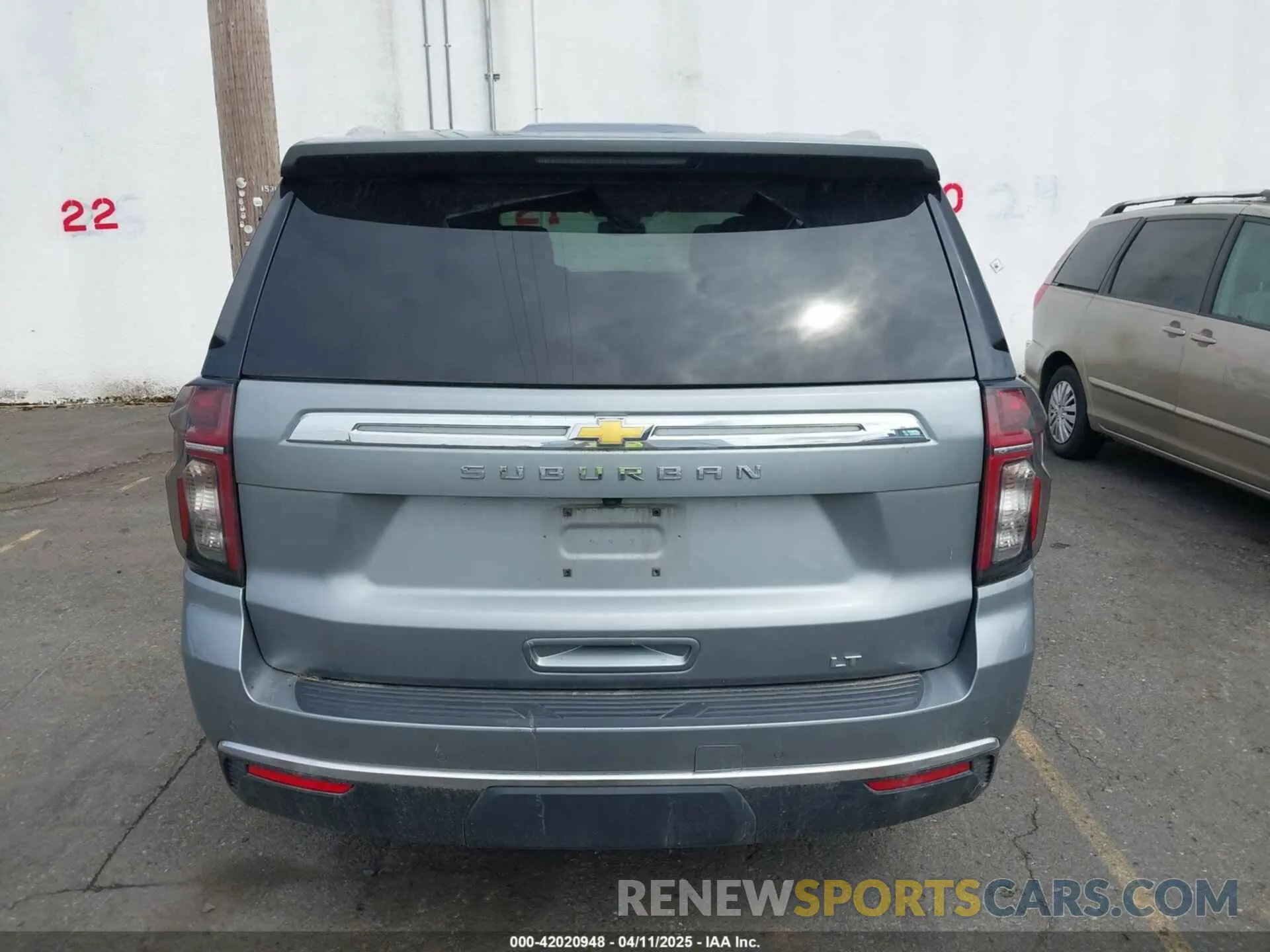 17 Photograph of a damaged car 1GNSKCKD6PR410867 CHEVROLET SUBURBAN 2023