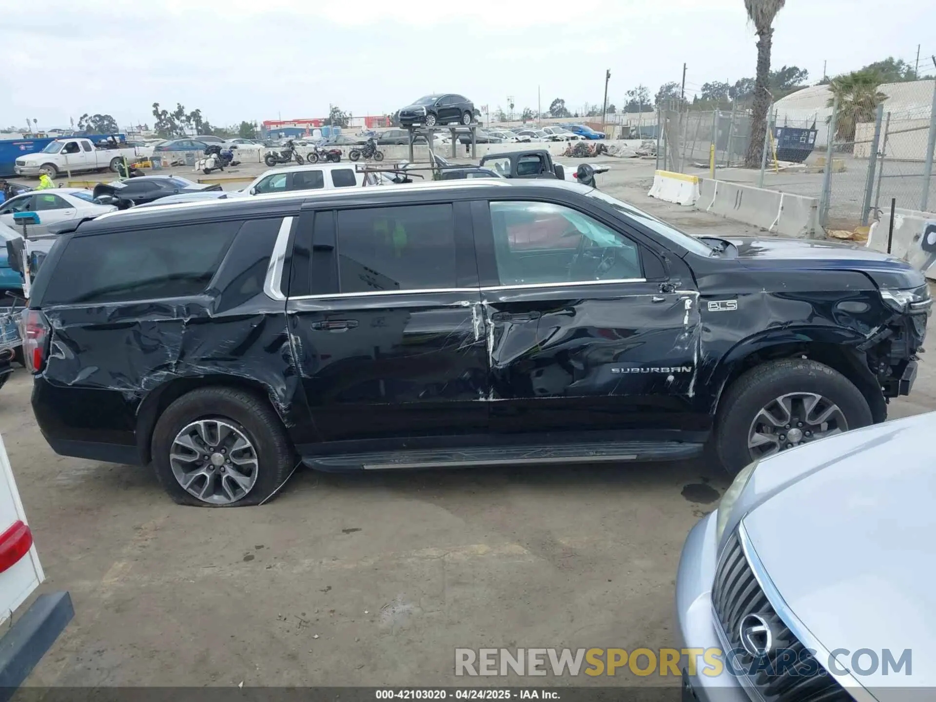 13 Photograph of a damaged car 1GNSKCKD7PR158031 CHEVROLET SUBURBAN 2023