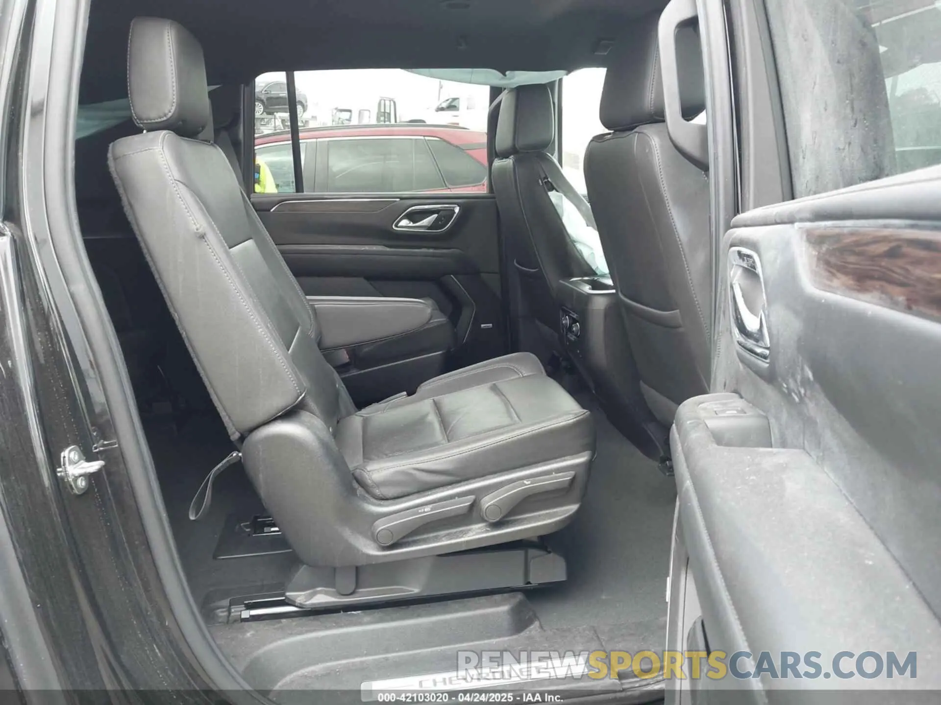 8 Photograph of a damaged car 1GNSKCKD7PR158031 CHEVROLET SUBURBAN 2023