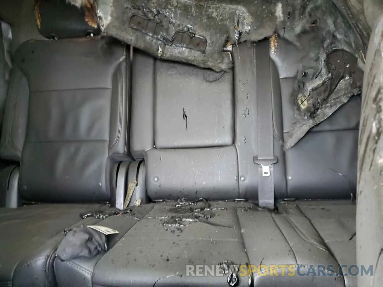 10 Photograph of a damaged car 1GNSKCKDXPR438333 CHEVROLET SUBURBAN 2023
