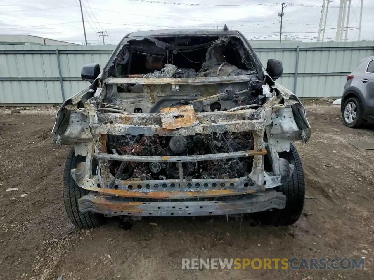 5 Photograph of a damaged car 1GNSKCKDXPR438333 CHEVROLET SUBURBAN 2023