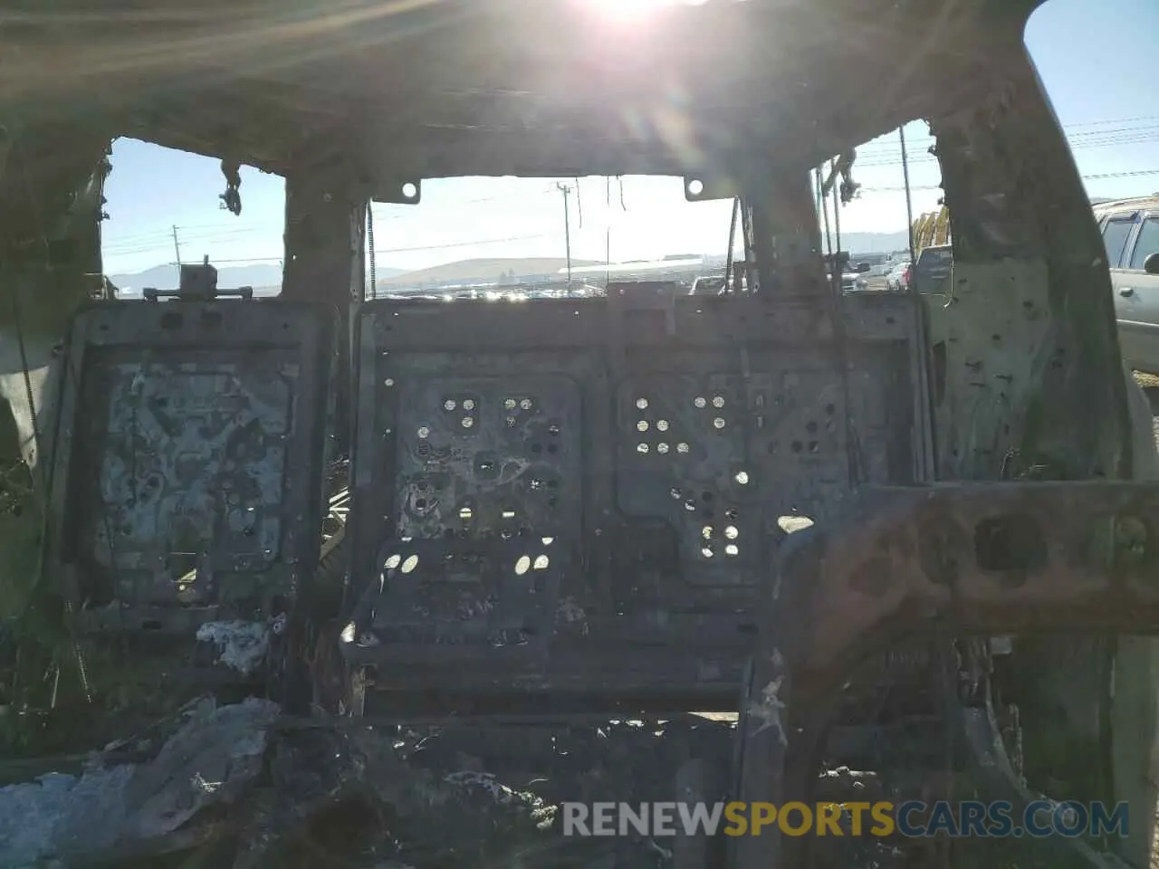 10 Photograph of a damaged car 1GNSKCKT9PR453073 CHEVROLET SUBURBAN 2023