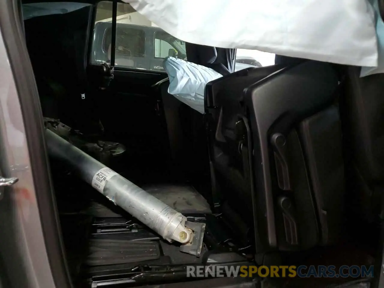 11 Photograph of a damaged car 1GNSKDKD3PR208977 CHEVROLET SUBURBAN 2023