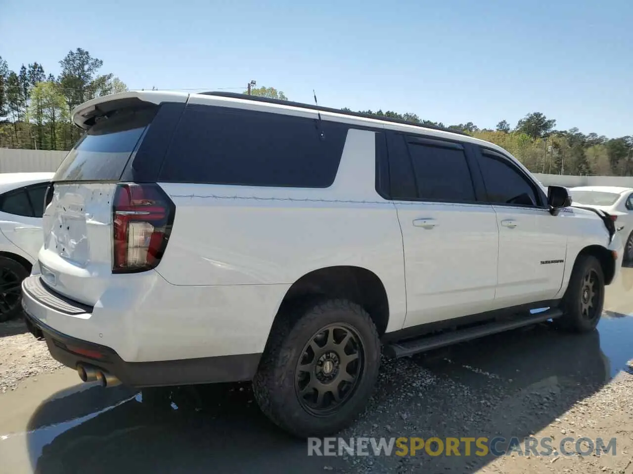3 Photograph of a damaged car 1GNSKDKL5PR286474 CHEVROLET SUBURBAN 2023