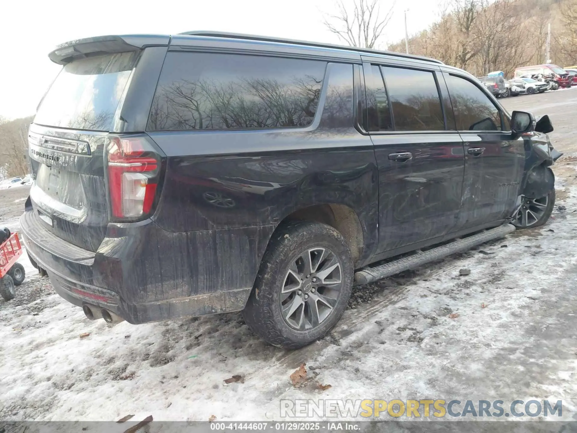 4 Photograph of a damaged car 1GNSKDKL7PR559141 CHEVROLET SUBURBAN 2023