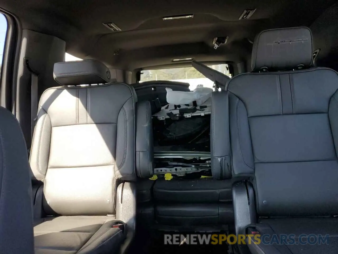 10 Photograph of a damaged car 1GNSKEKL4PR244674 CHEVROLET SUBURBAN 2023