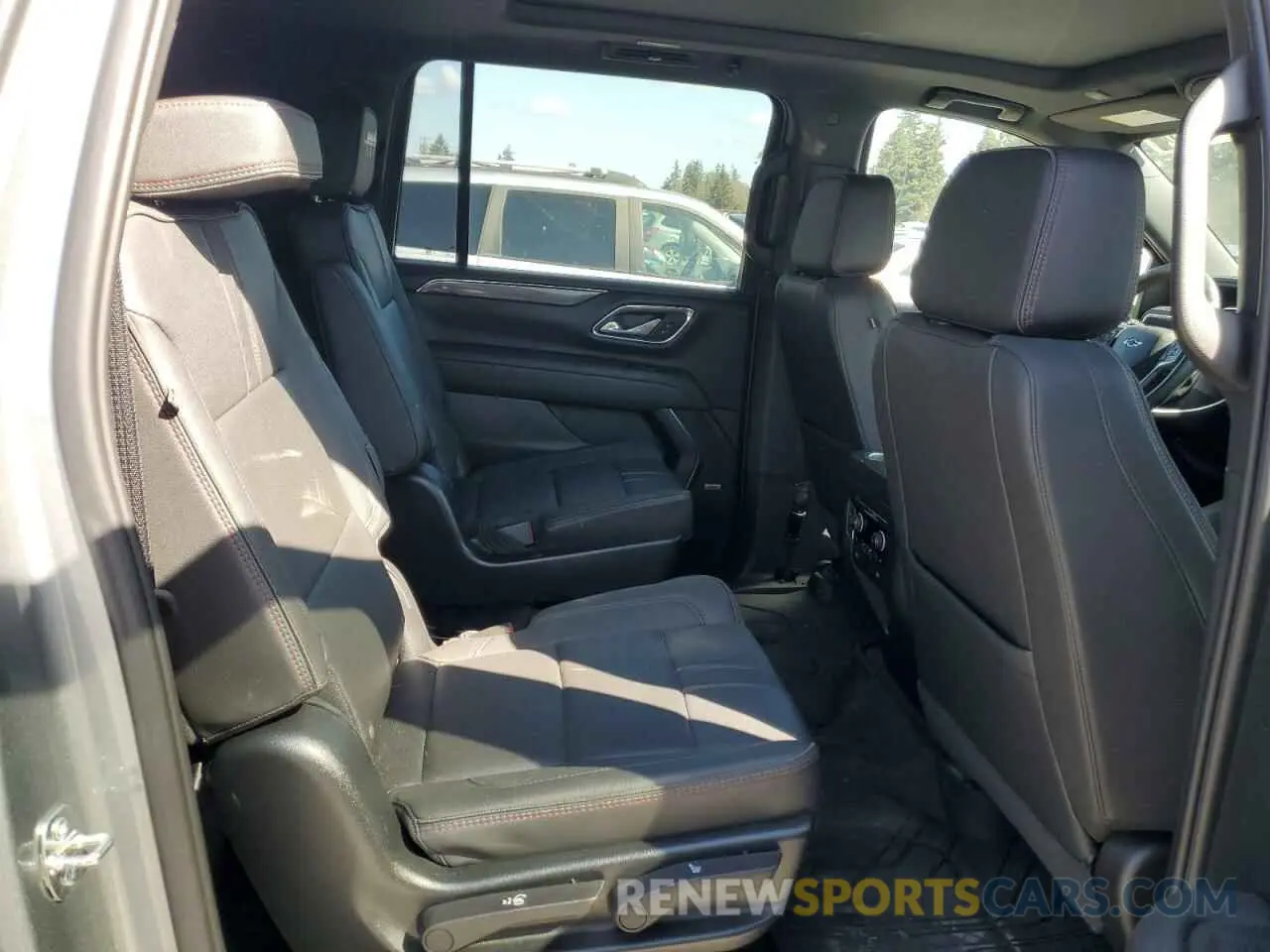 11 Photograph of a damaged car 1GNSKEKL4PR244674 CHEVROLET SUBURBAN 2023