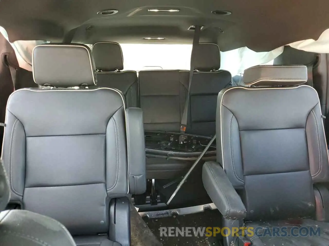 10 Photograph of a damaged car 1GNSKFKD0PR278738 CHEVROLET SUBURBAN 2023