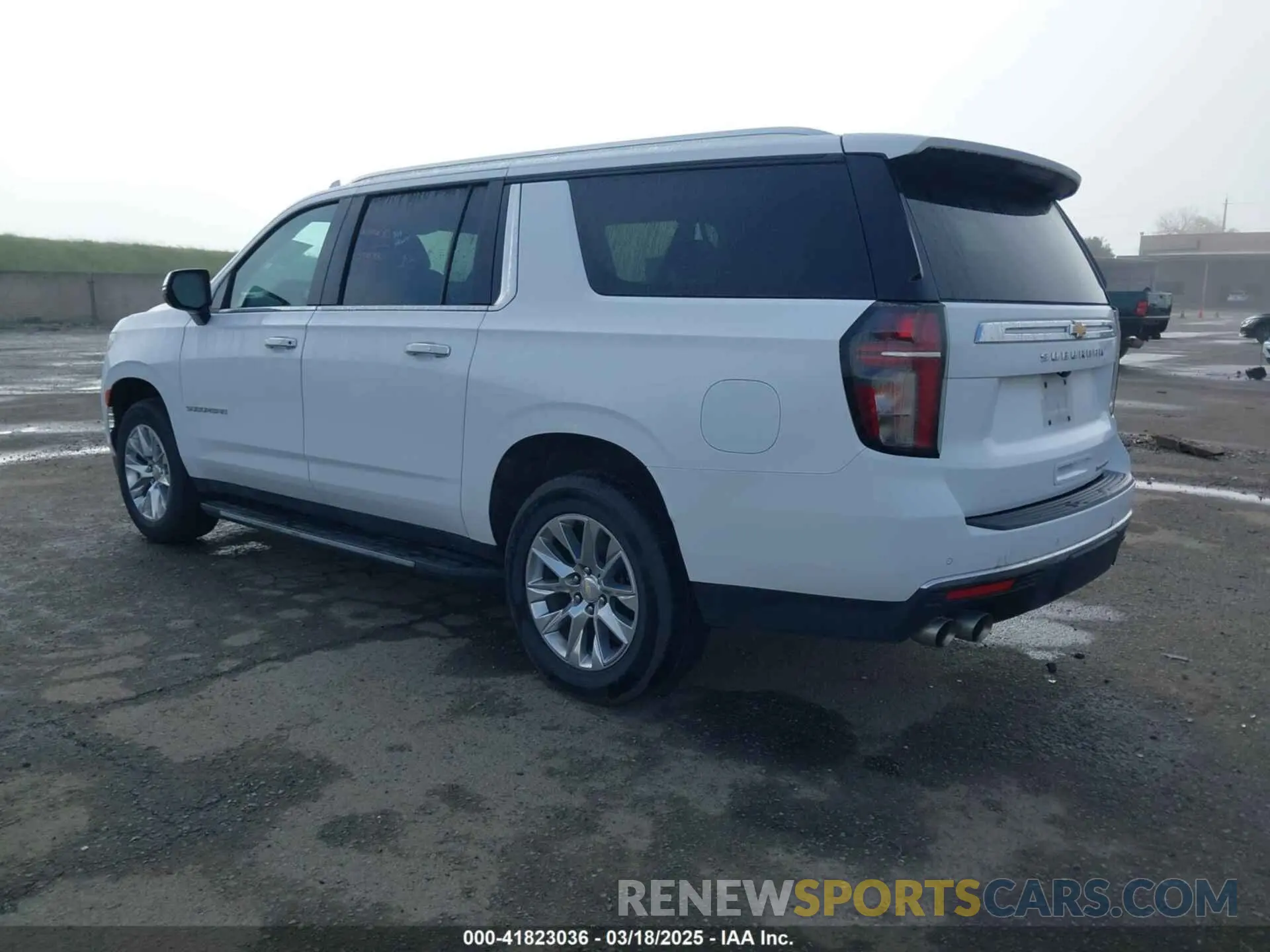 3 Photograph of a damaged car 1GNSKFKD1PR253914 CHEVROLET SUBURBAN 2023