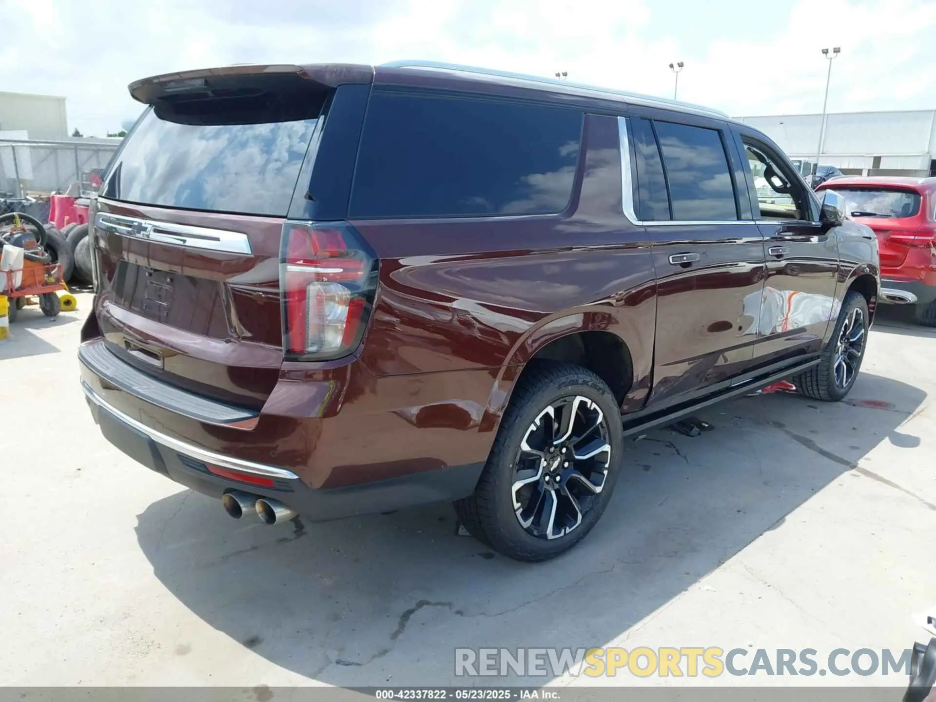 4 Photograph of a damaged car 1GNSKFKD3PR125156 CHEVROLET SUBURBAN 2023