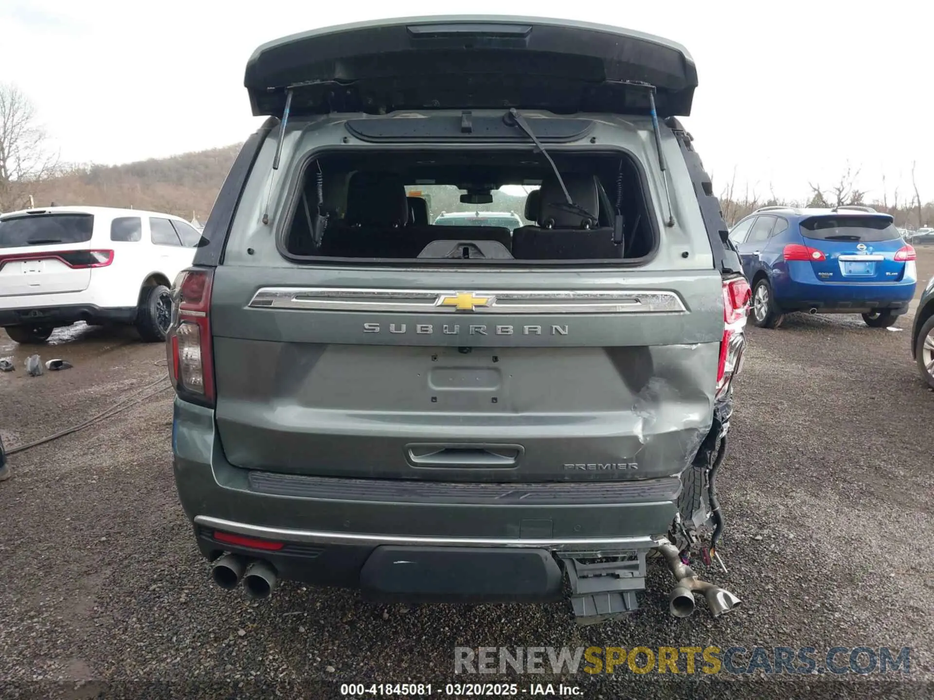 17 Photograph of a damaged car 1GNSKFKD6PR372798 CHEVROLET SUBURBAN 2023