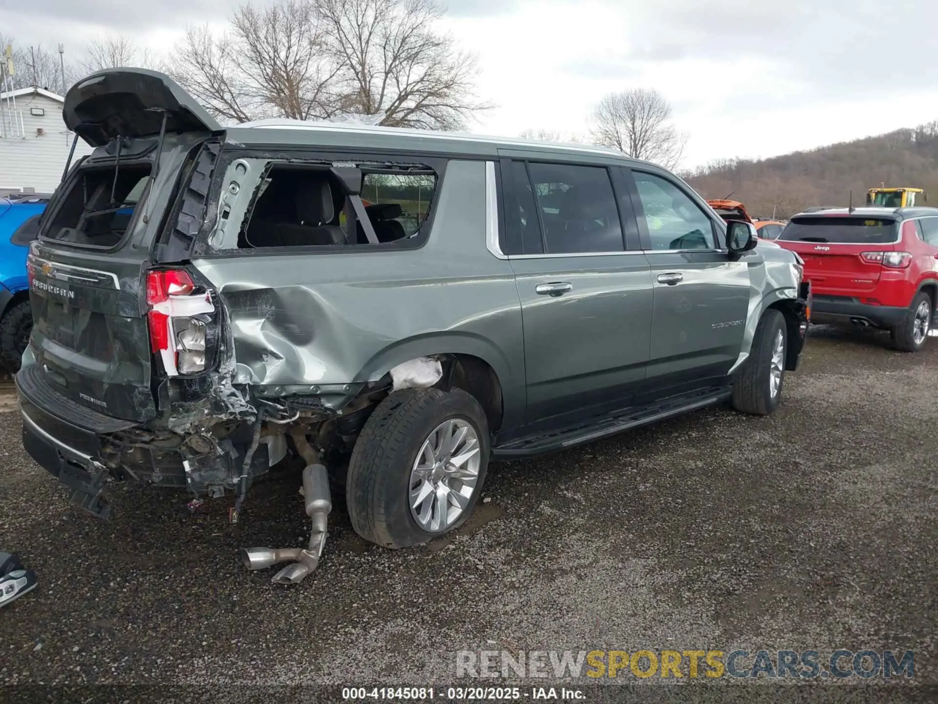 4 Photograph of a damaged car 1GNSKFKD6PR372798 CHEVROLET SUBURBAN 2023