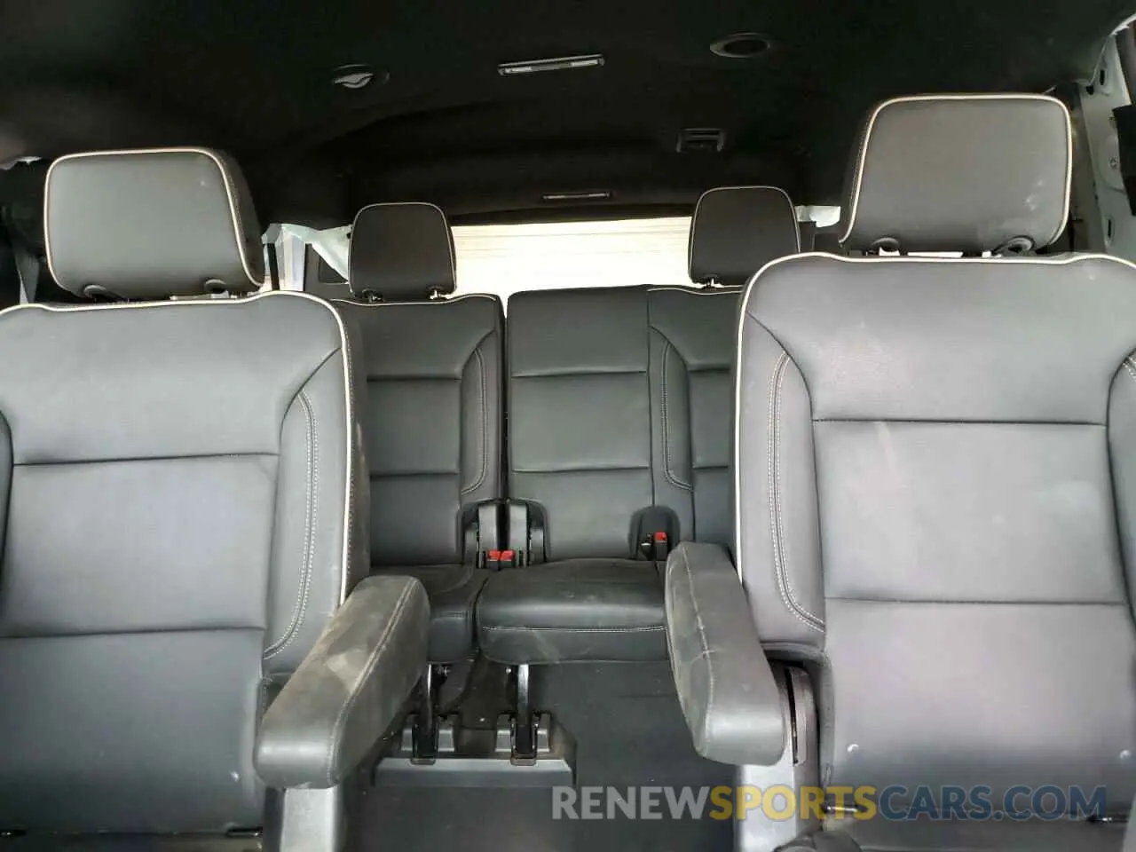 10 Photograph of a damaged car 1GNSKFKD8PR543891 CHEVROLET SUBURBAN 2023
