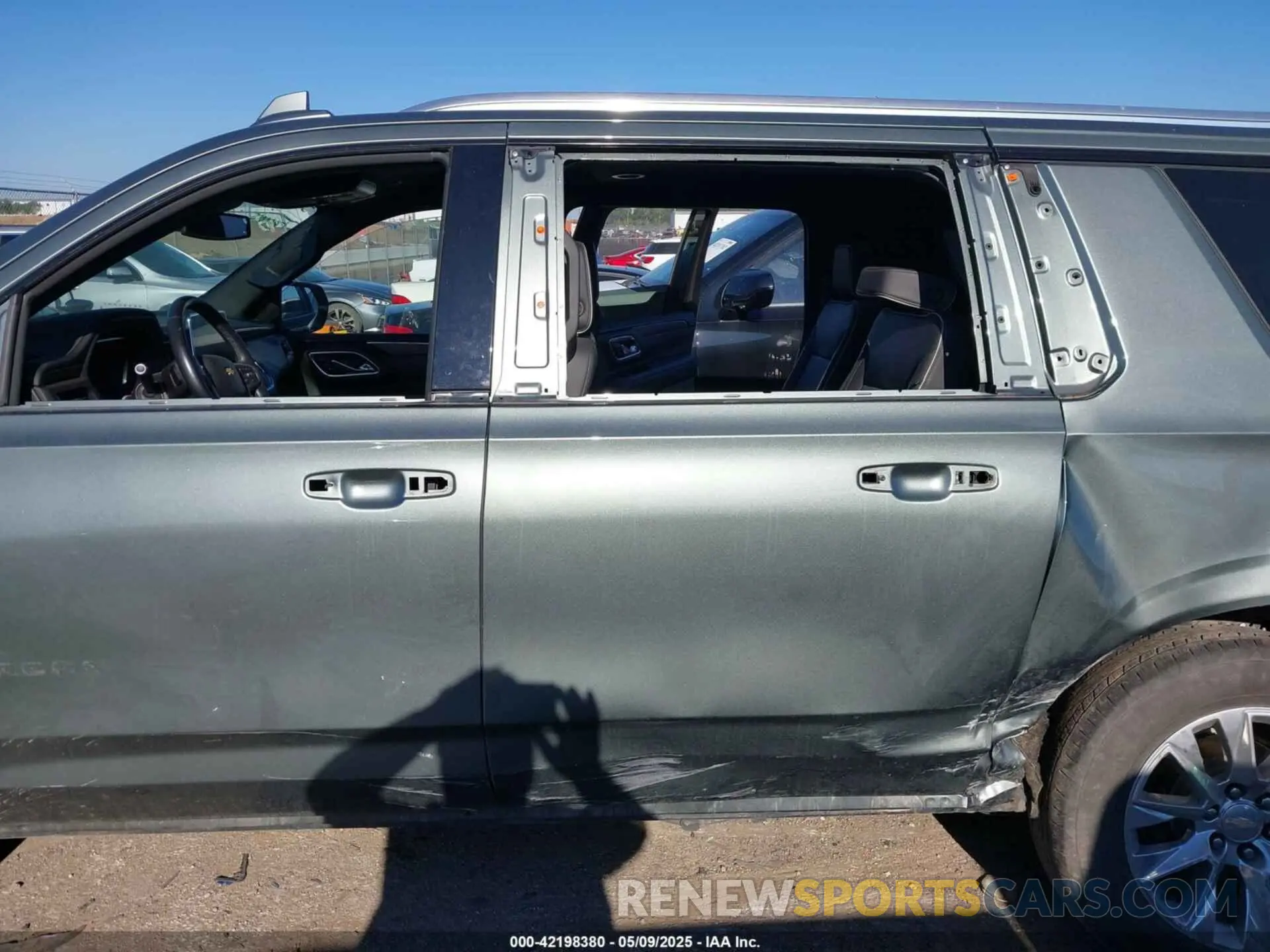14 Photograph of a damaged car 1GNSKFKD9PR278771 CHEVROLET SUBURBAN 2023