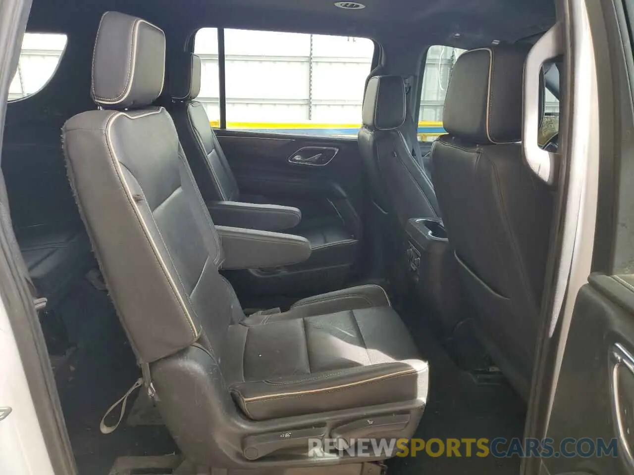 11 Photograph of a damaged car 1GNSKFKD9PR396318 CHEVROLET SUBURBAN 2023
