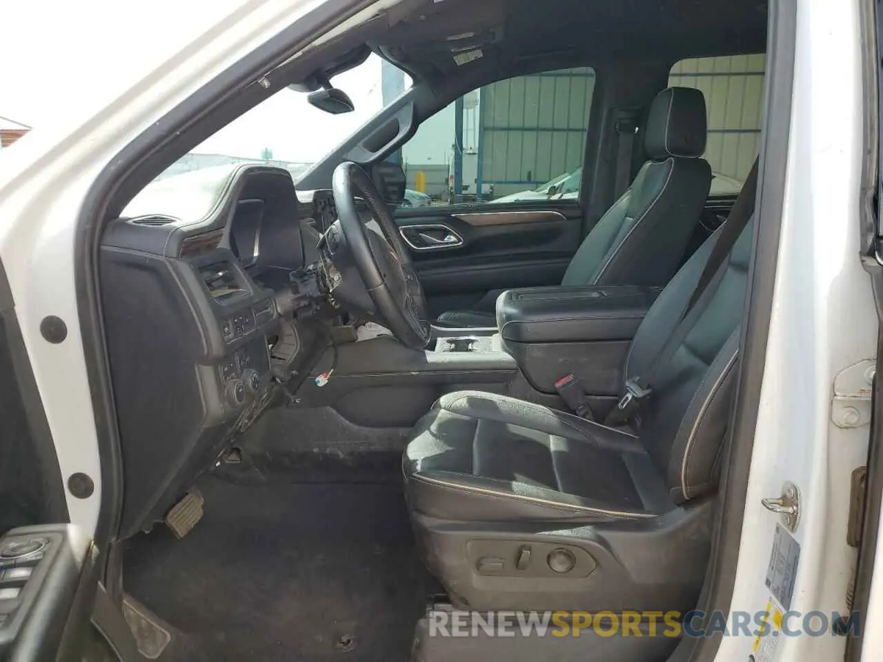 7 Photograph of a damaged car 1GNSKFKD9PR396318 CHEVROLET SUBURBAN 2023