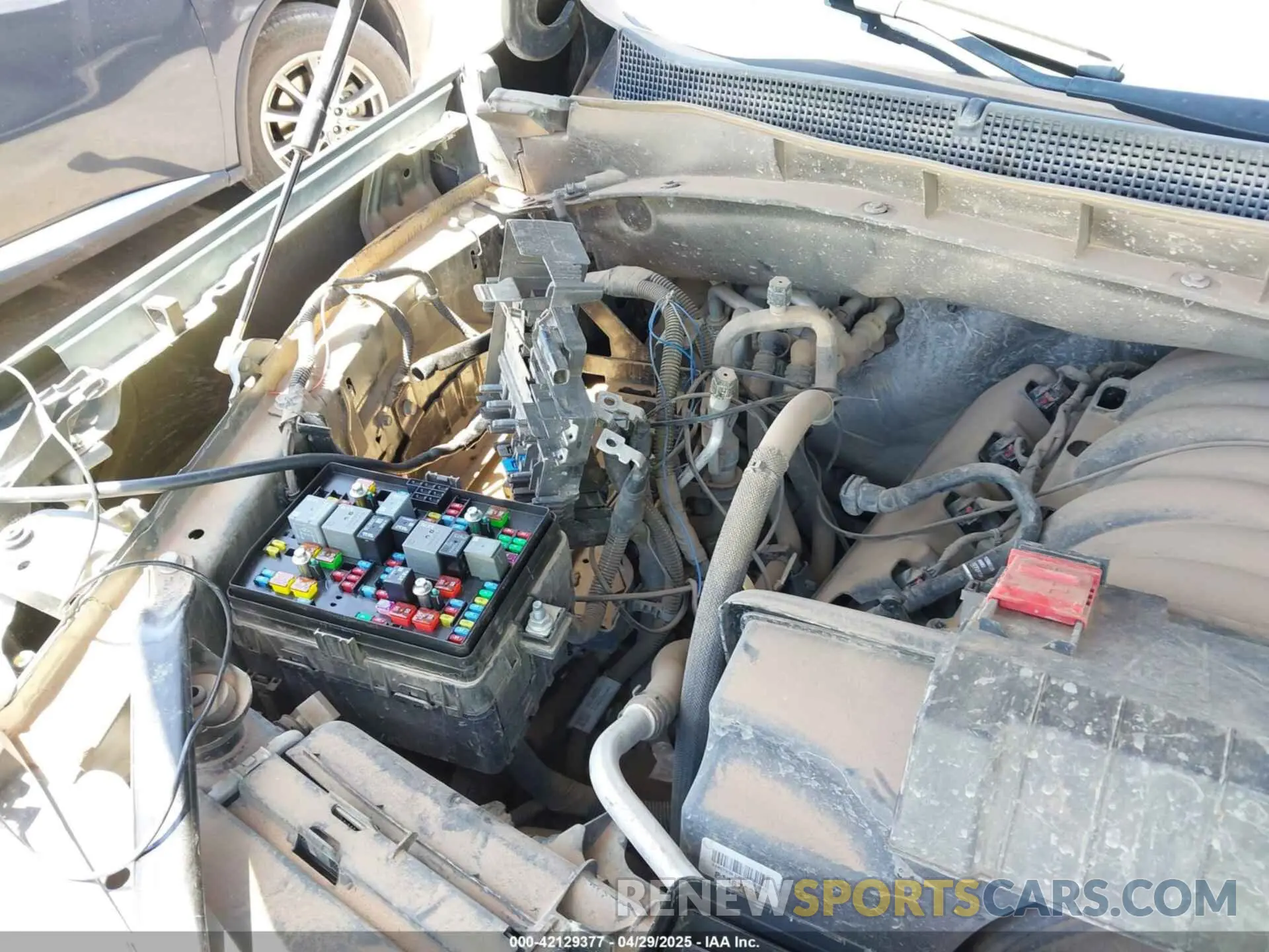 6 Photograph of a damaged car 1GNSKFKDXPR264085 CHEVROLET SUBURBAN 2023