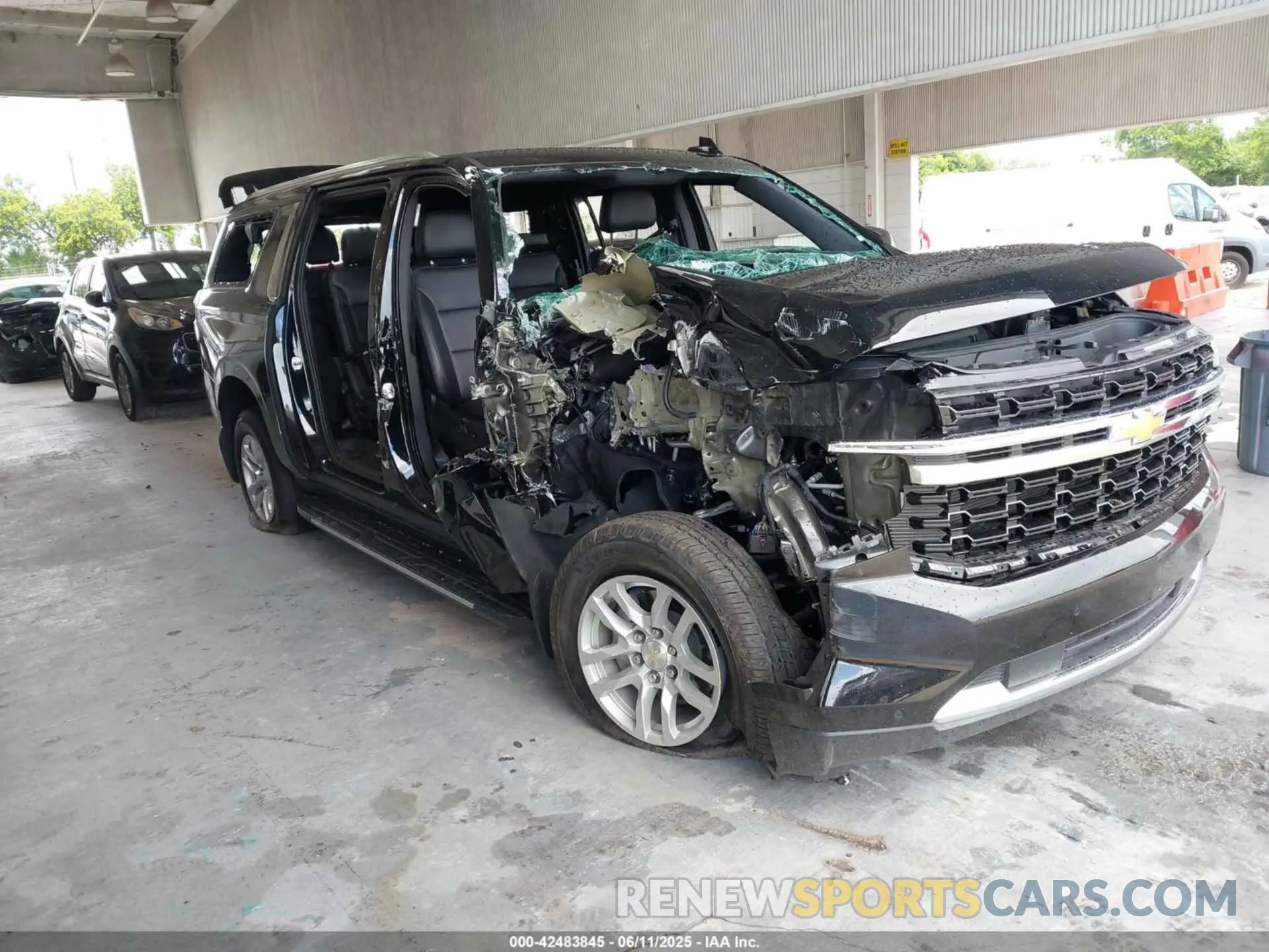 1 Photograph of a damaged car 1GNSCBKD1RR162330 CHEVROLET SUBURBAN 2024