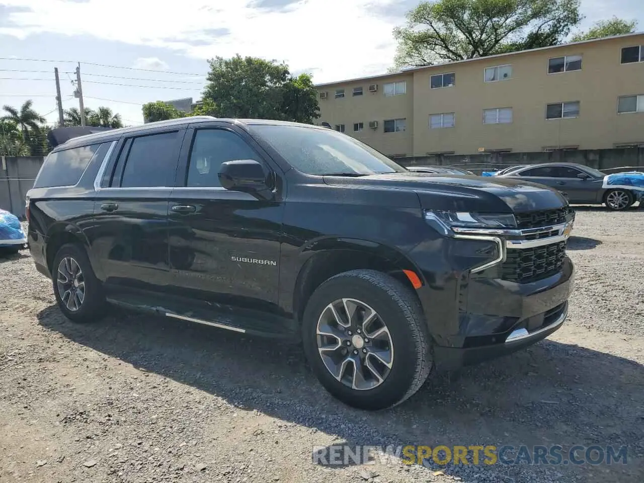 4 Photograph of a damaged car 1GNSCBKT1RR373664 CHEVROLET SUBURBAN 2024