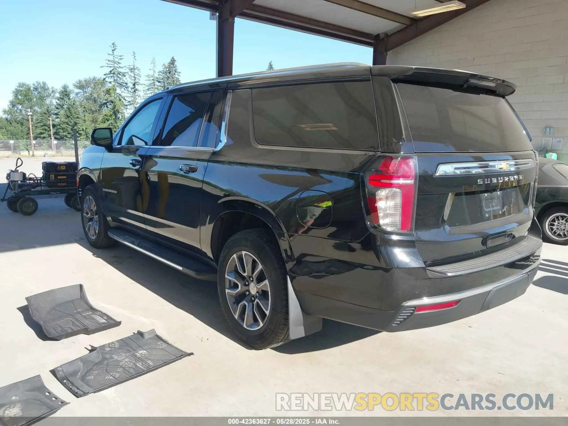 3 Photograph of a damaged car 1GNSCCKD9RR336909 CHEVROLET SUBURBAN 2024