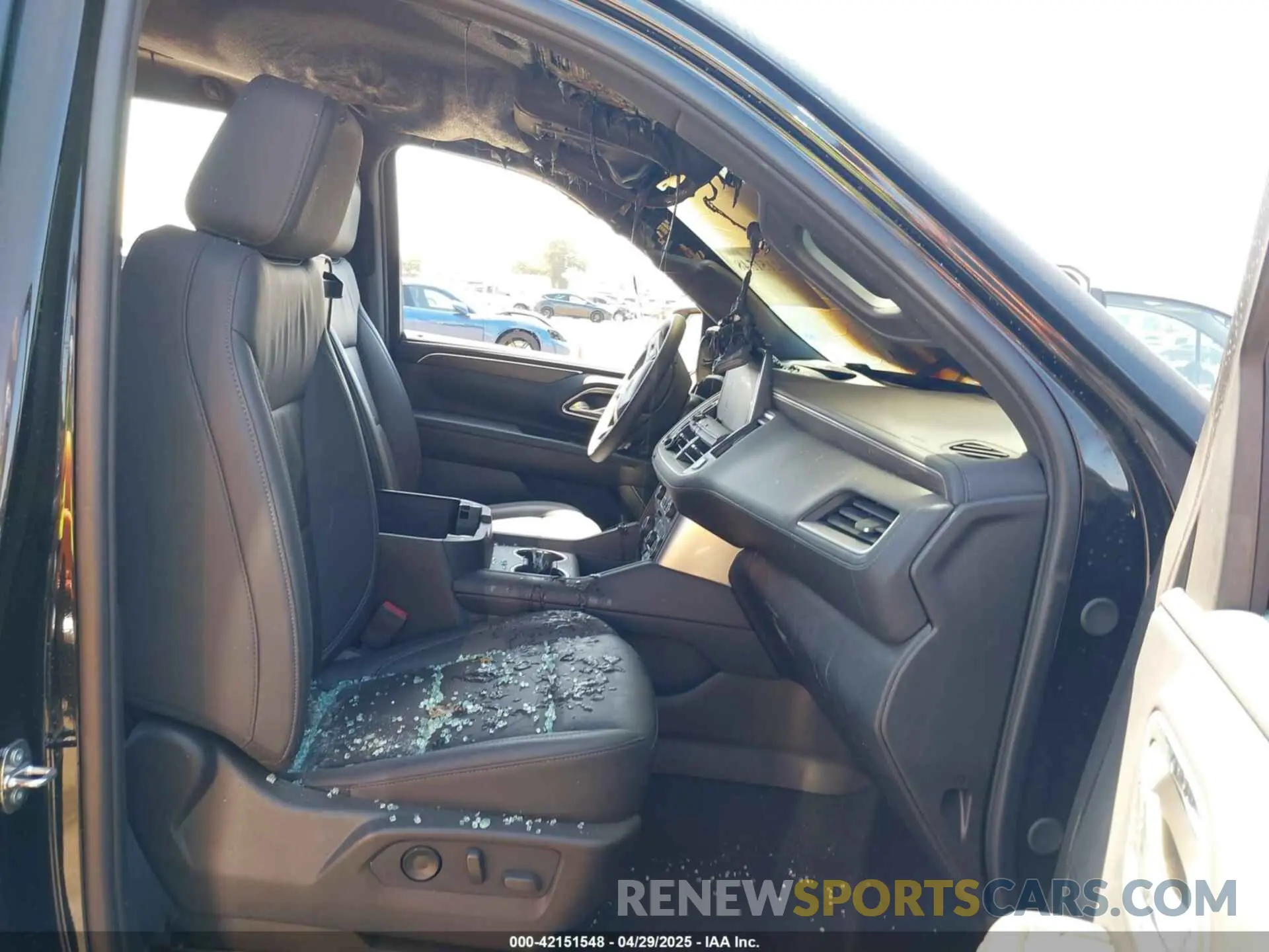 5 Photograph of a damaged car 1GNSCCKT6RR222440 CHEVROLET SUBURBAN 2024