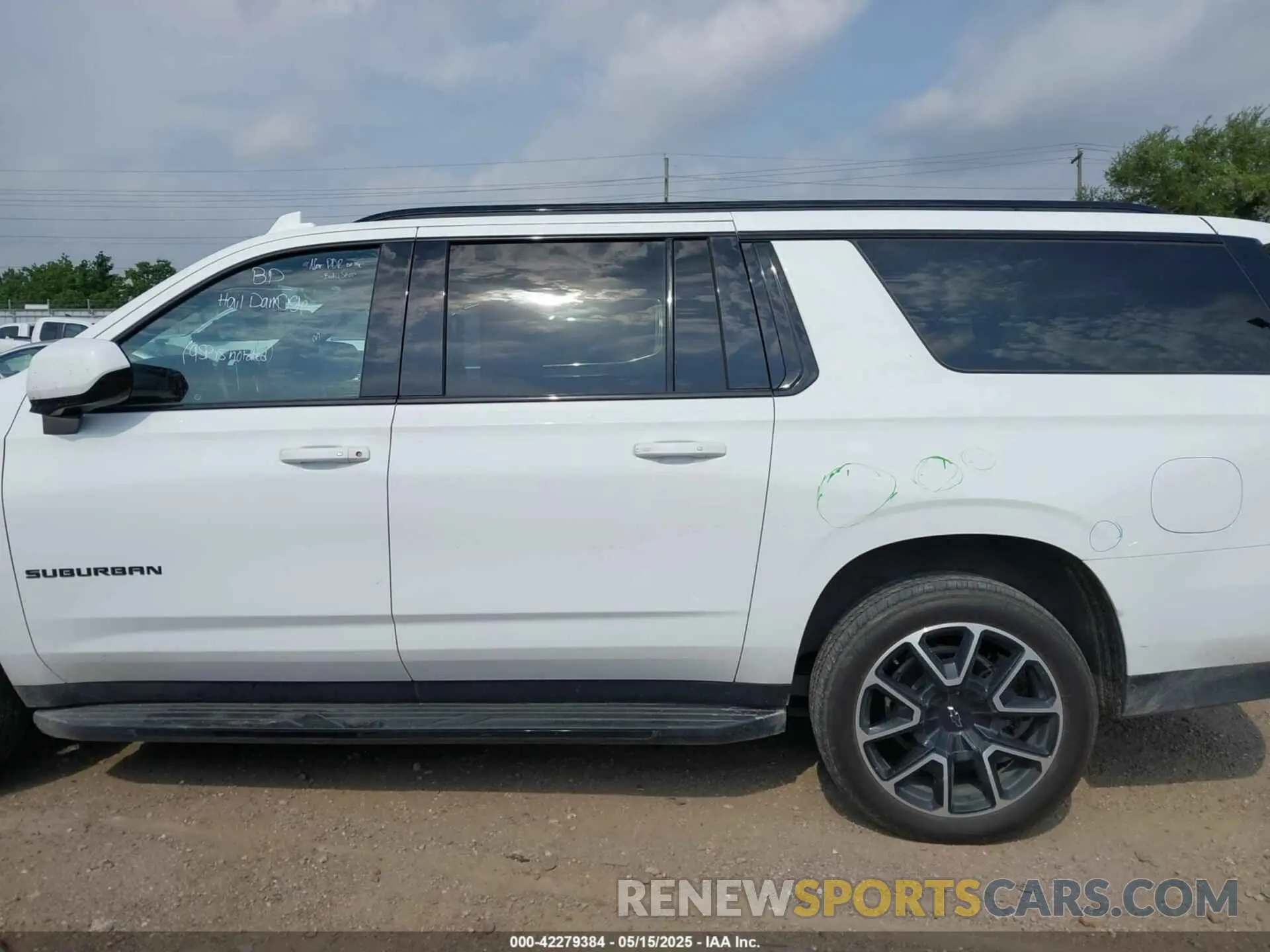 14 Photograph of a damaged car 1GNSCEKD3RR278419 CHEVROLET SUBURBAN 2024