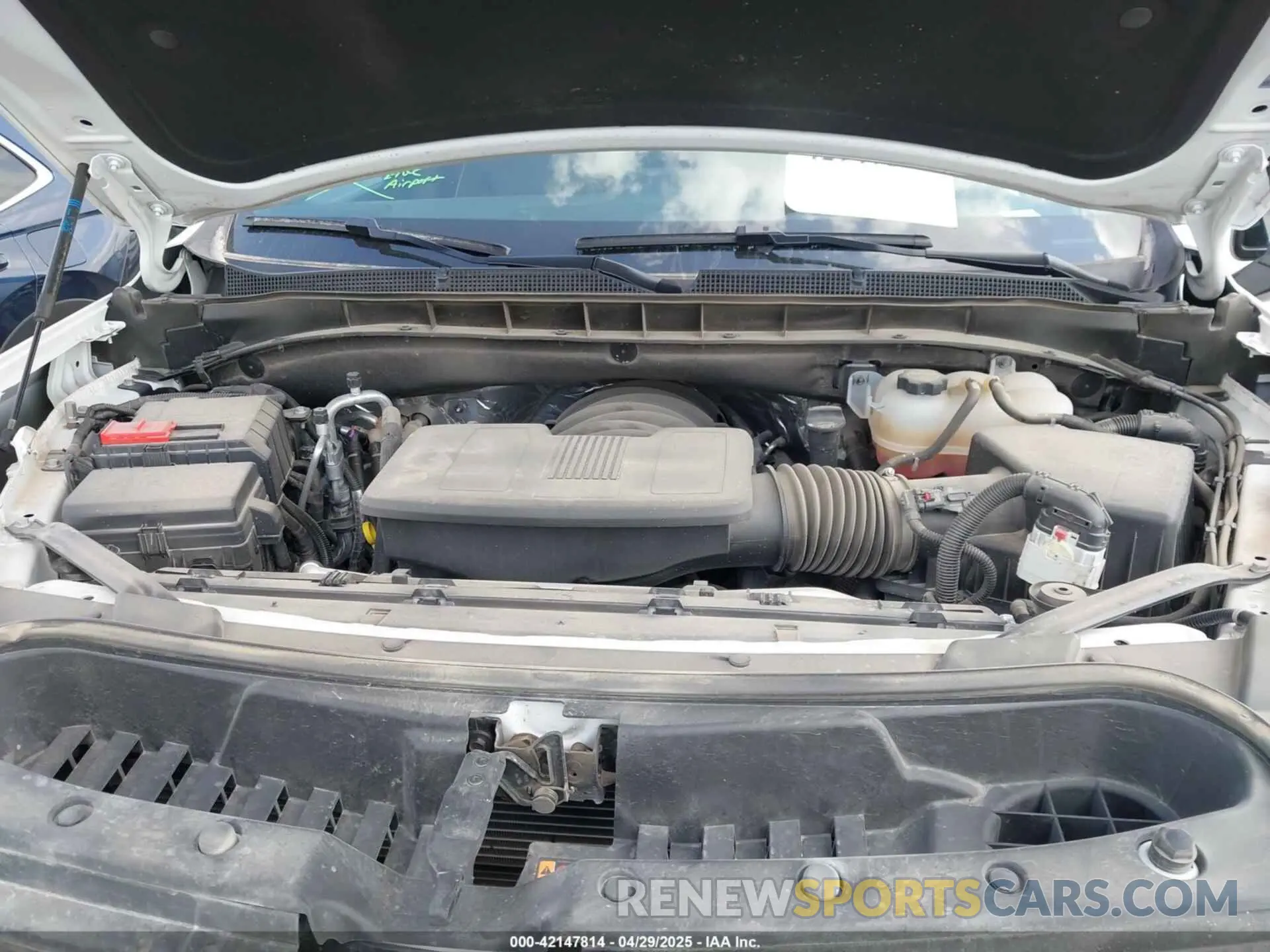 10 Photograph of a damaged car 1GNSCFKD6RR304985 CHEVROLET SUBURBAN 2024