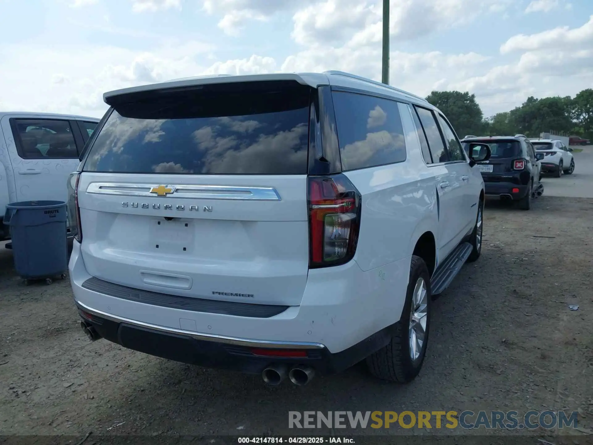 4 Photograph of a damaged car 1GNSCFKD6RR304985 CHEVROLET SUBURBAN 2024