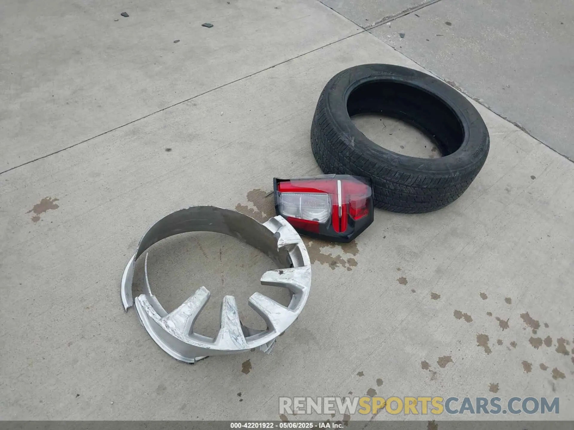 12 Photograph of a damaged car 1GNSCFKD9RR214598 CHEVROLET SUBURBAN 2024