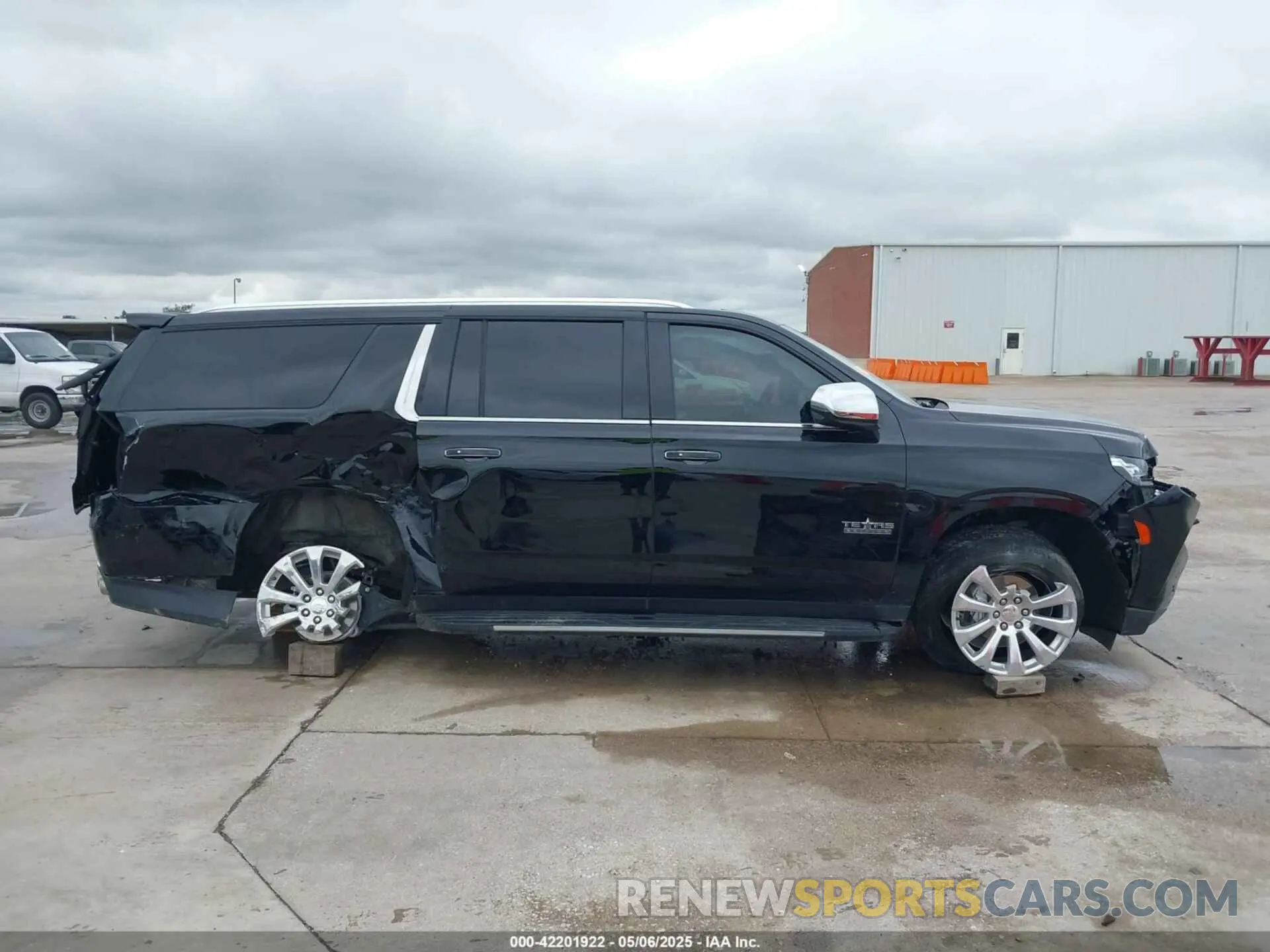 14 Photograph of a damaged car 1GNSCFKD9RR214598 CHEVROLET SUBURBAN 2024