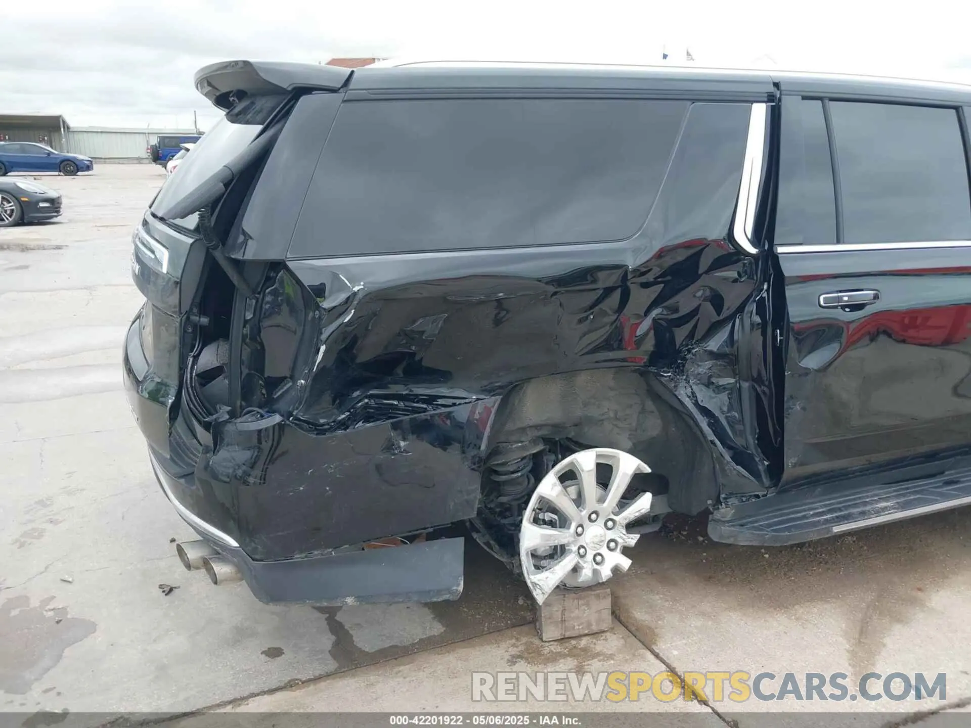 6 Photograph of a damaged car 1GNSCFKD9RR214598 CHEVROLET SUBURBAN 2024