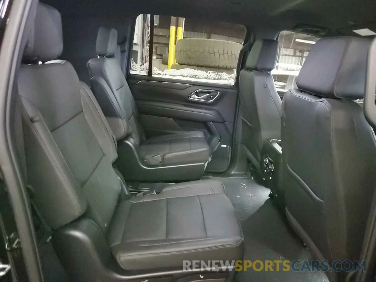 11 Photograph of a damaged car 1GNSKCKD1RR386268 CHEVROLET SUBURBAN 2024