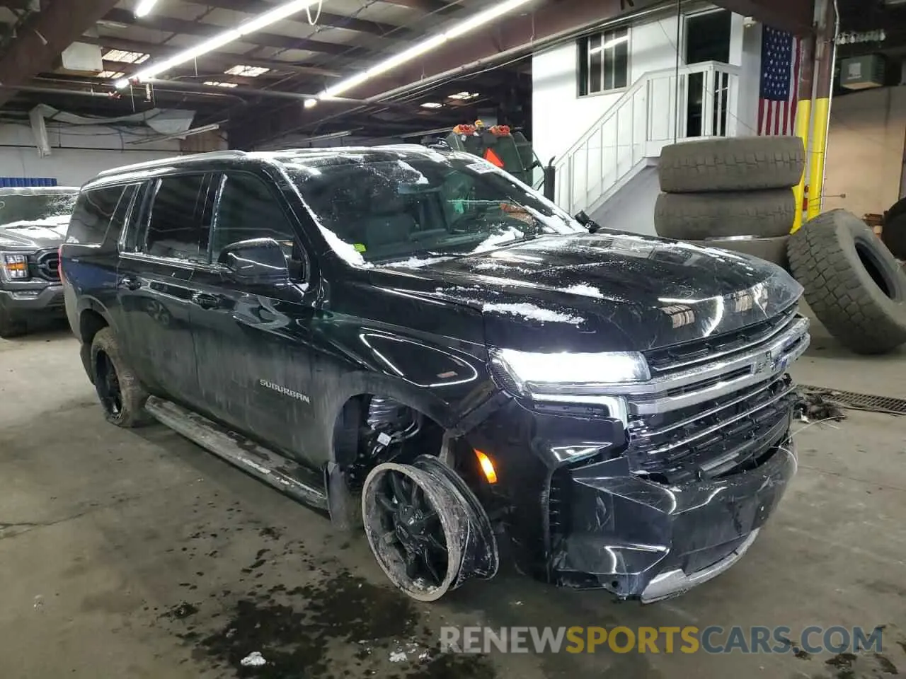 4 Photograph of a damaged car 1GNSKCKD1RR386268 CHEVROLET SUBURBAN 2024