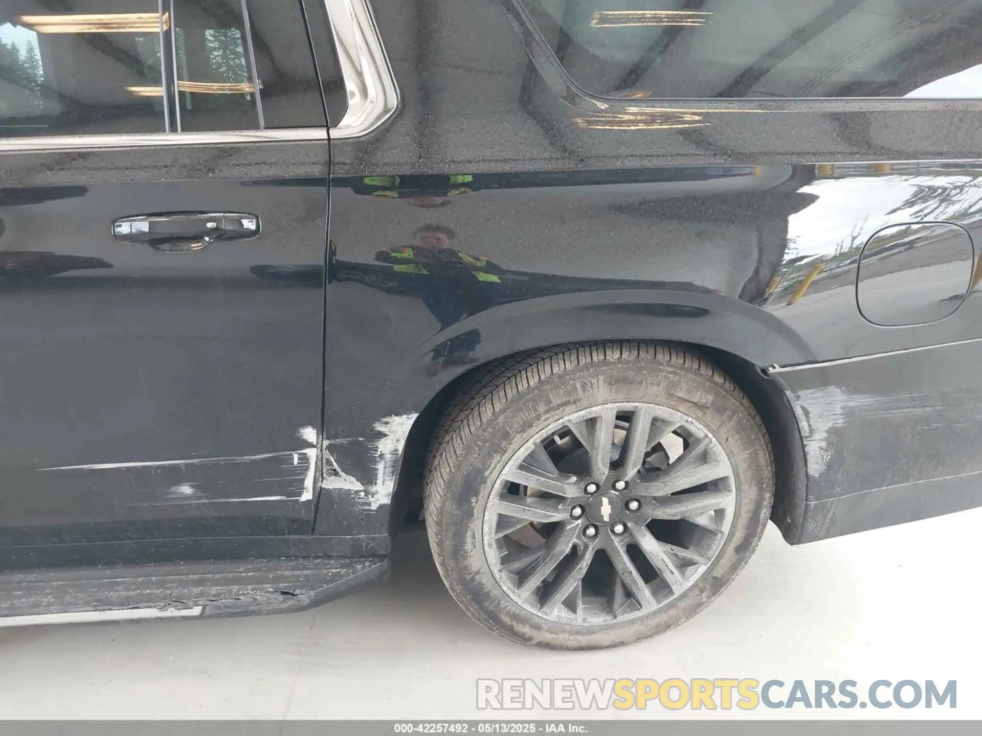 6 Photograph of a damaged car 1GNSKCKD6RR291852 CHEVROLET SUBURBAN 2024